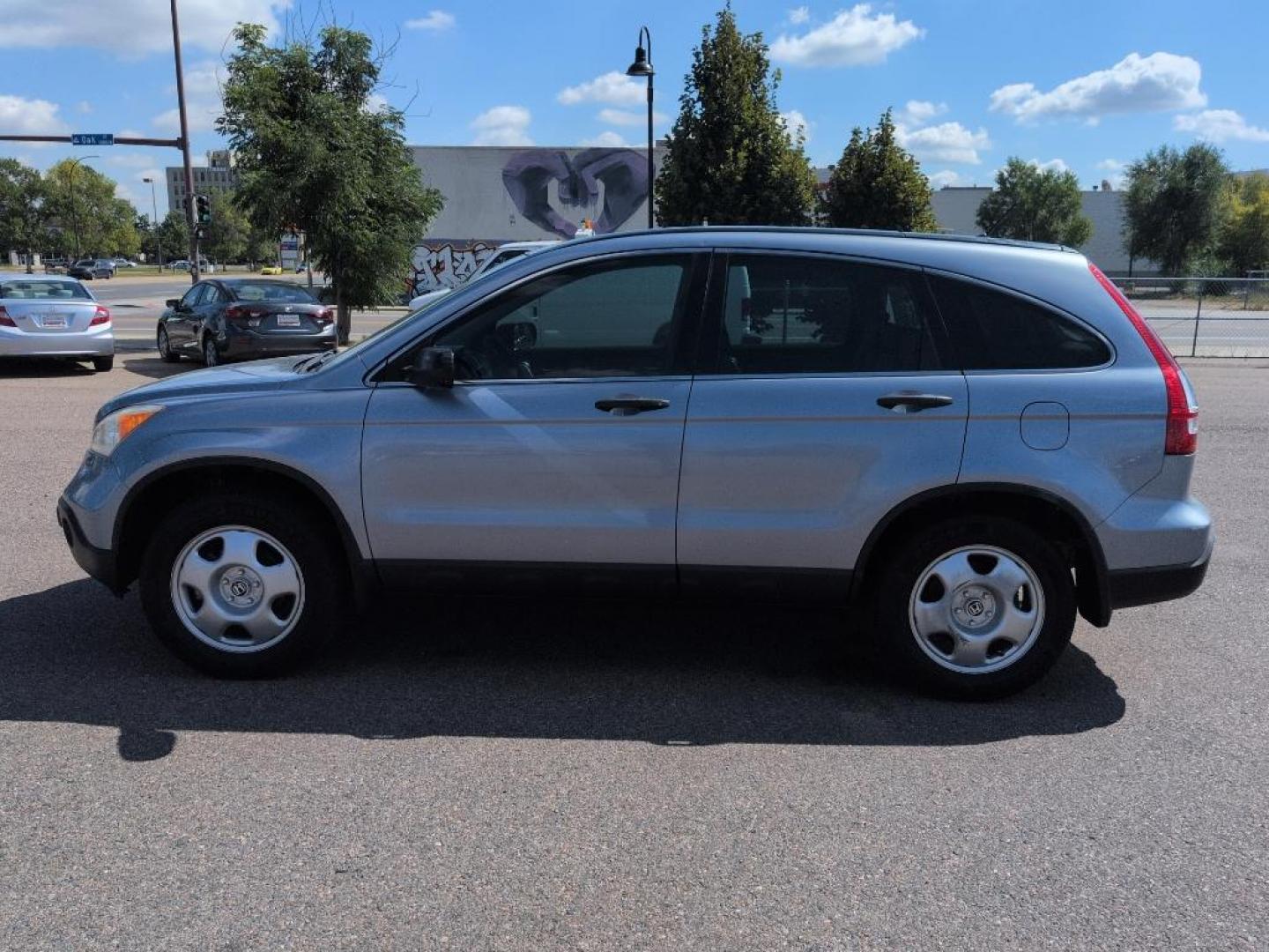 2007 SILVER Honda CR-V LX (JHLRE38397C) with an 4 Cyl, 2.4L engine, Automatic transmission, located at 10890 W. Colfax Ave., Lakewood, CO, 80215, (303) 274-7692, 39.739914, -105.120132 - Photo#7