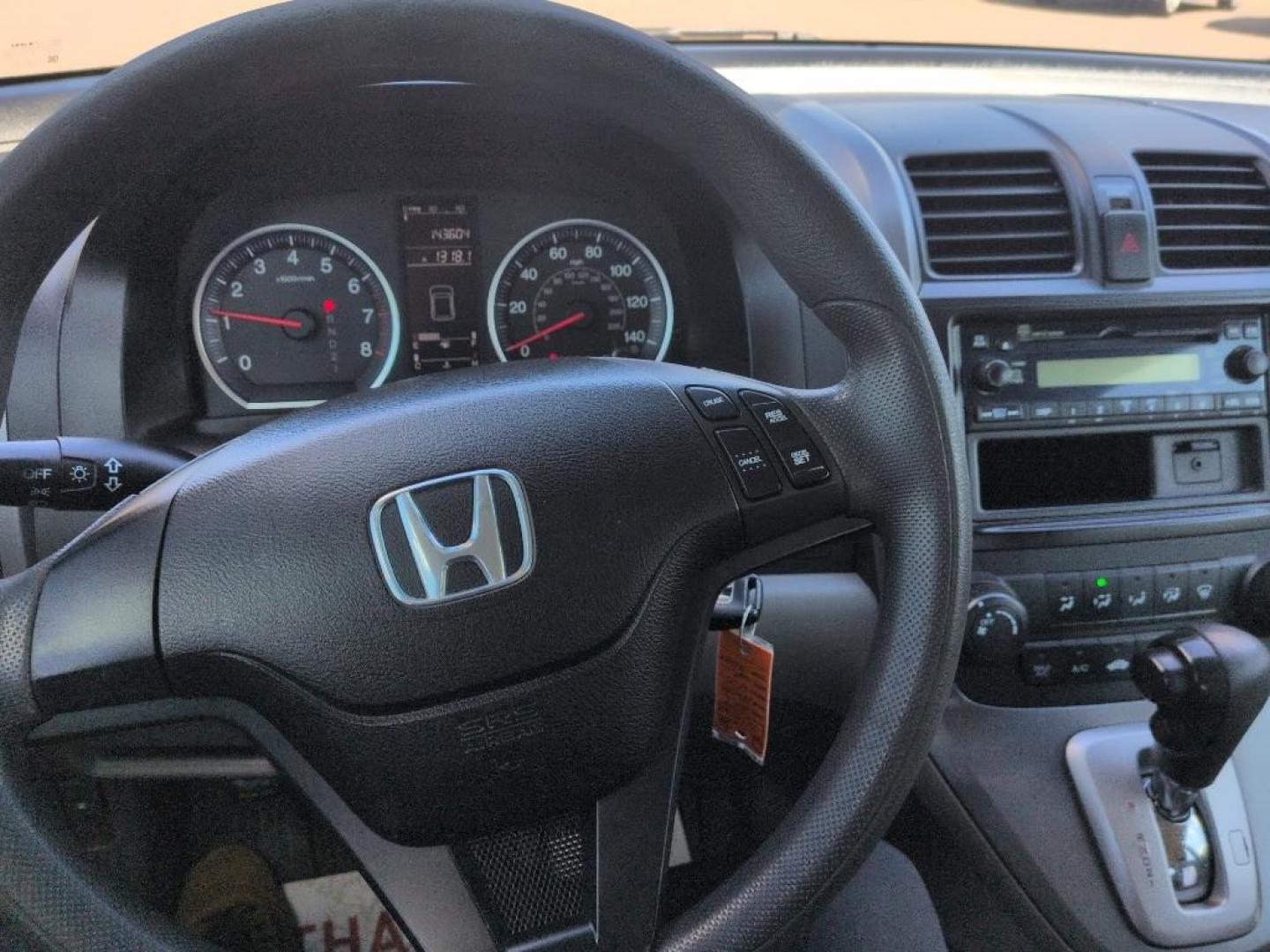 2007 SILVER Honda CR-V LX (JHLRE38397C) with an 4 Cyl, 2.4L engine, Automatic transmission, located at 10890 W. Colfax Ave., Lakewood, CO, 80215, (303) 274-7692, 39.739914, -105.120132 - Photo#10