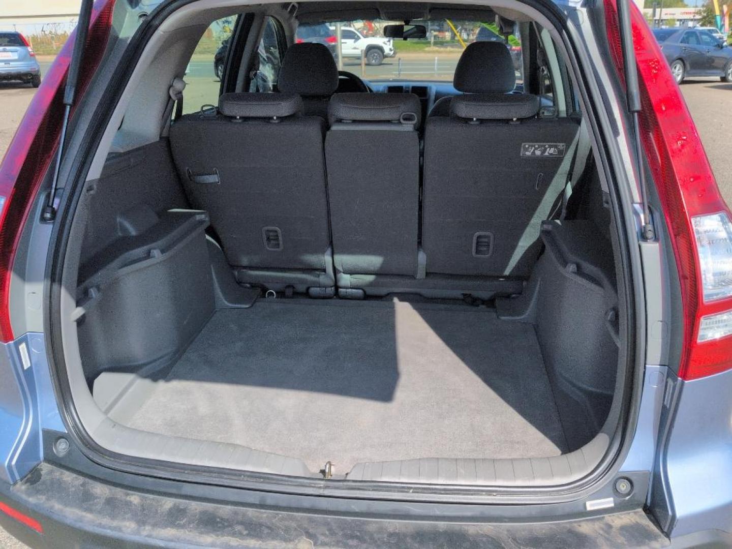 2007 SILVER Honda CR-V LX (JHLRE38397C) with an 4 Cyl, 2.4L engine, Automatic transmission, located at 10890 W. Colfax Ave., Lakewood, CO, 80215, (303) 274-7692, 39.739914, -105.120132 - Photo#20