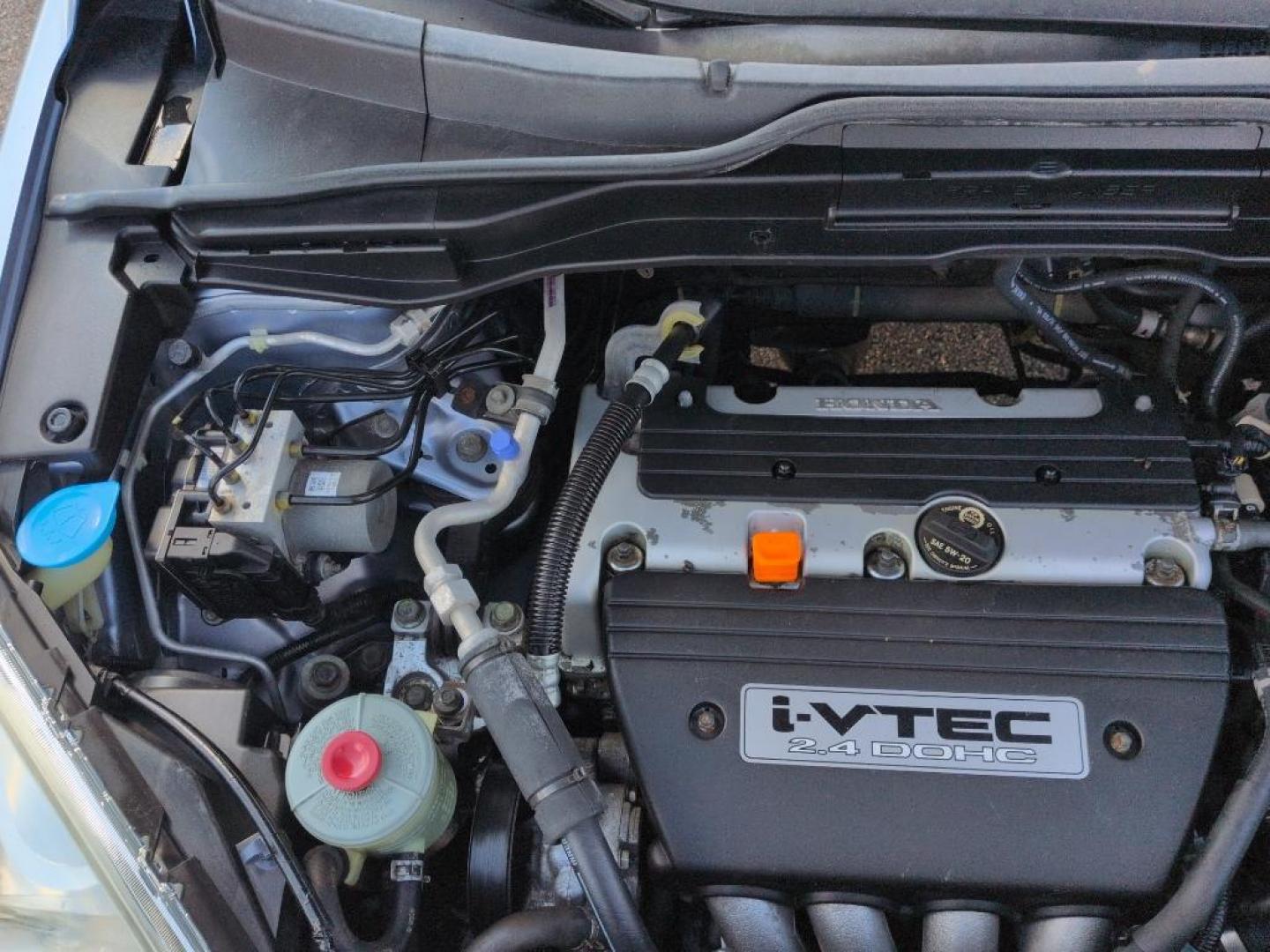 2007 SILVER Honda CR-V LX (JHLRE38397C) with an 4 Cyl, 2.4L engine, Automatic transmission, located at 10890 W. Colfax Ave., Lakewood, CO, 80215, (303) 274-7692, 39.739914, -105.120132 - Photo#22
