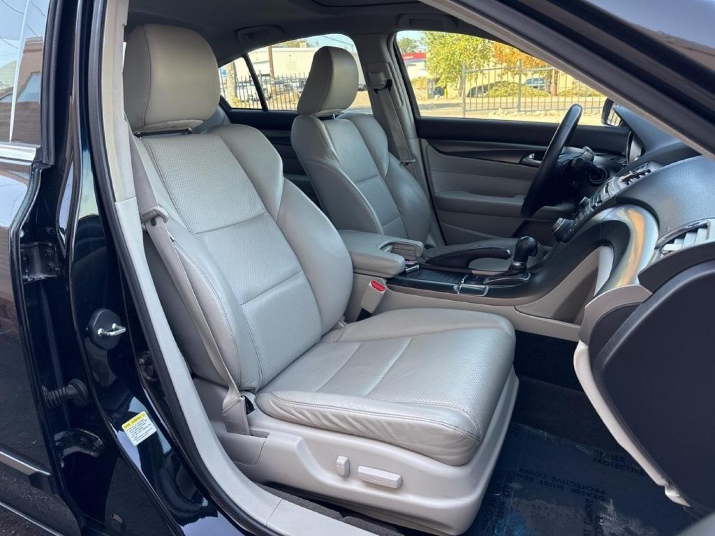 2013 Crystal Black Pearl /Graystone Acura TL 3.5 (19UUA8F53DA) with an 3.5L V6 SOHC VTEC 24V engine, Automatic transmission, located at 10890 W. Colfax Ave., Lakewood, CO, 80215, (303) 274-7692, 39.739914, -105.120132 - 2013 Acura TL Fully loaded and in excellent condition. Non smoker, non pet car that has been fully serviced. No accidents and really shows pride of ownership.<br><br>All Cars Have Clean Titles And Are Serviced Before Sale., Clean Carfax, No Accident, All Books and Keys, New Tires, Backup Camera, Lea - Photo#17