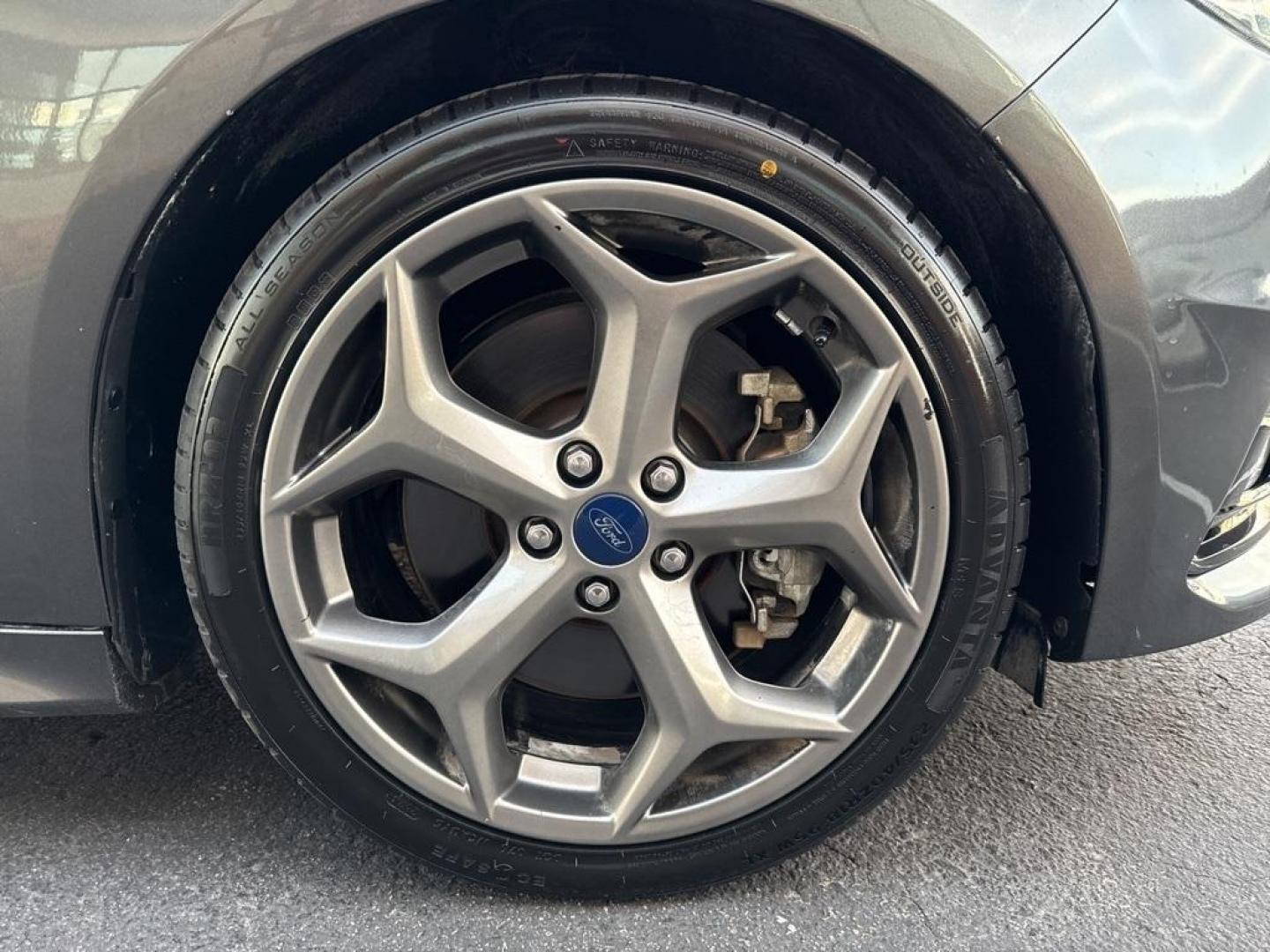 2016 GRAY Ford Focus ST (1FADP3L92GL) with an 4 Cyl, 2.0L engine, Manual transmission, located at 10890 W. Colfax Ave., Lakewood, CO, 80215, (303) 274-7692, 39.739914, -105.120132 - <b>Summary</b><br>Completley stock ST and zero signs of abuse. This is probaly the cleanest one in town. Fully serviced including new turbo and new tires. So much fun to drive! No Accidents and ready to go!<br><br><b>Vehicle Details</b><br>Discover the 2016 Ford Focus ST, a dynamic blend of performa - Photo#72