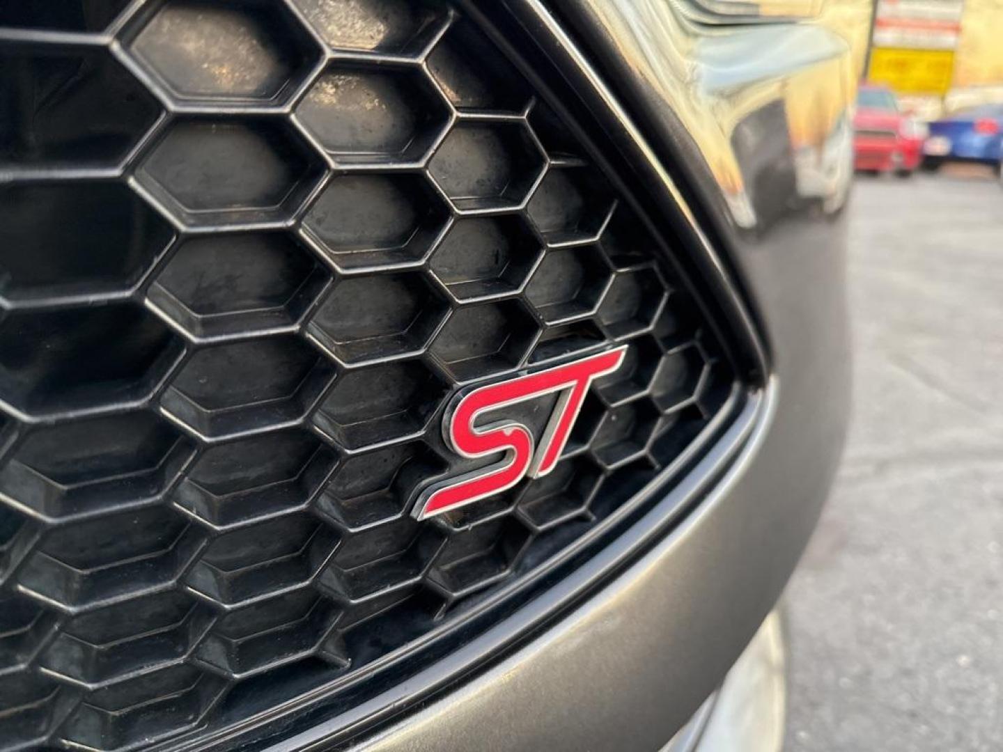2016 GRAY Ford Focus ST (1FADP3L92GL) with an 4 Cyl, 2.0L engine, Manual transmission, located at 10890 W. Colfax Ave., Lakewood, CO, 80215, (303) 274-7692, 39.739914, -105.120132 - <b>Summary</b><br>Completley stock ST and zero signs of abuse. This is probaly the cleanest one in town. Fully serviced including new turbo and new tires. So much fun to drive! No Accidents and ready to go!<br><br><b>Vehicle Details</b><br>Discover the 2016 Ford Focus ST, a dynamic blend of performa - Photo#75