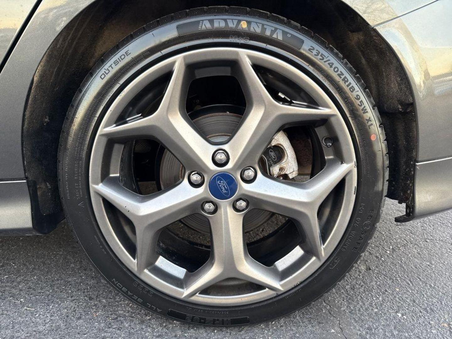 2016 GRAY Ford Focus ST (1FADP3L92GL) with an 4 Cyl, 2.0L engine, Manual transmission, located at 10890 W. Colfax Ave., Lakewood, CO, 80215, (303) 274-7692, 39.739914, -105.120132 - <b>Summary</b><br>Completley stock ST and zero signs of abuse. This is probaly the cleanest one in town. Fully serviced including new turbo and new tires. So much fun to drive! No Accidents and ready to go!<br><br><b>Vehicle Details</b><br>Discover the 2016 Ford Focus ST, a dynamic blend of performa - Photo#32