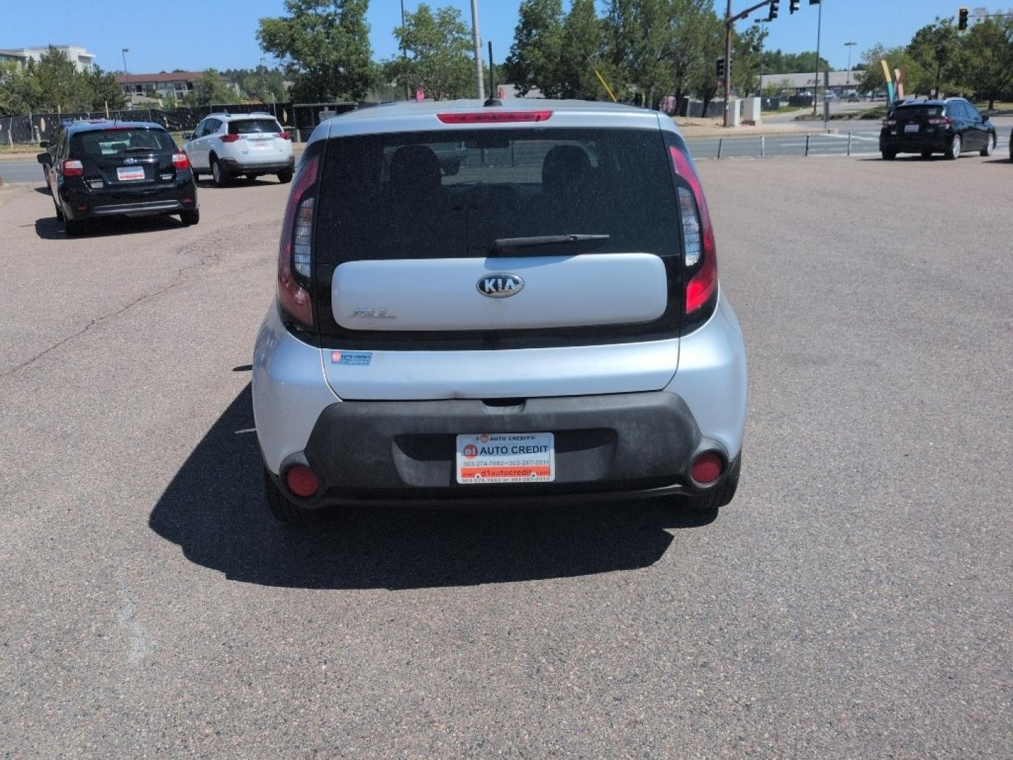2016 SILVER Kia Soul Base (KNDJN2A29G7) with an 4 Cyl, 1.6L engine, Automatic transmission, located at 10890 W. Colfax Ave., Lakewood, CO, 80215, (303) 274-7692, 39.739914, -105.120132- Photo#5