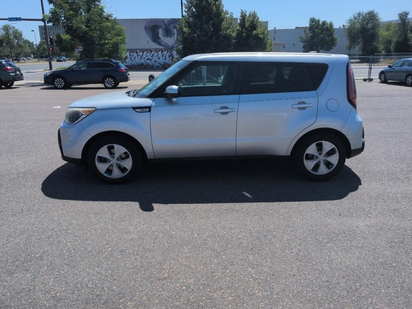2016 SILVER Kia Soul Base (KNDJN2A29G7) with an 4 Cyl, 1.6L engine, Automatic transmission, located at 10890 W. Colfax Ave., Lakewood, CO, 80215, (303) 274-7692, 39.739914, -105.120132- Photo#7