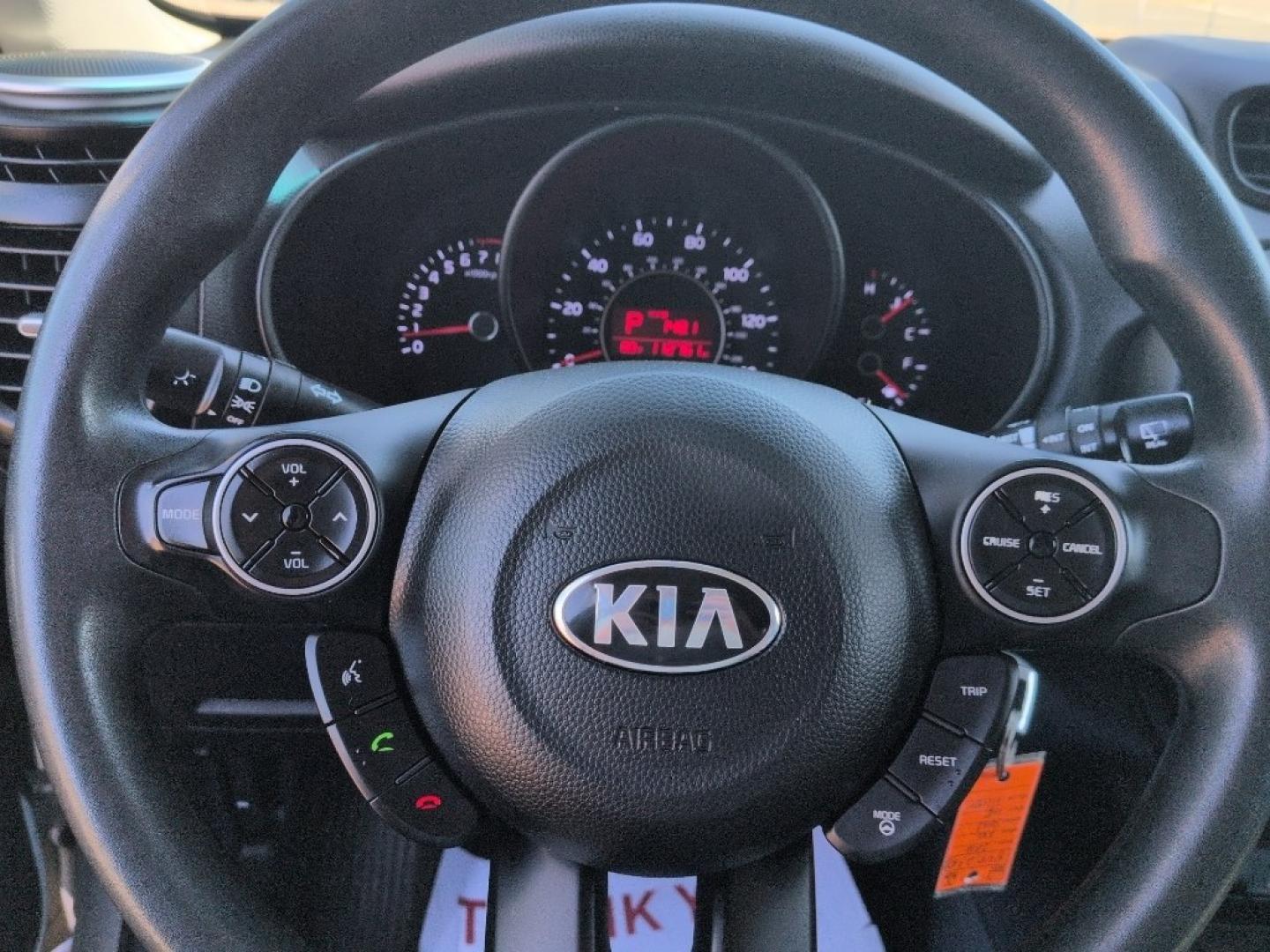 2016 SILVER Kia Soul Base (KNDJN2A29G7) with an 4 Cyl, 1.6L engine, Automatic transmission, located at 10890 W. Colfax Ave., Lakewood, CO, 80215, (303) 274-7692, 39.739914, -105.120132- Photo#11
