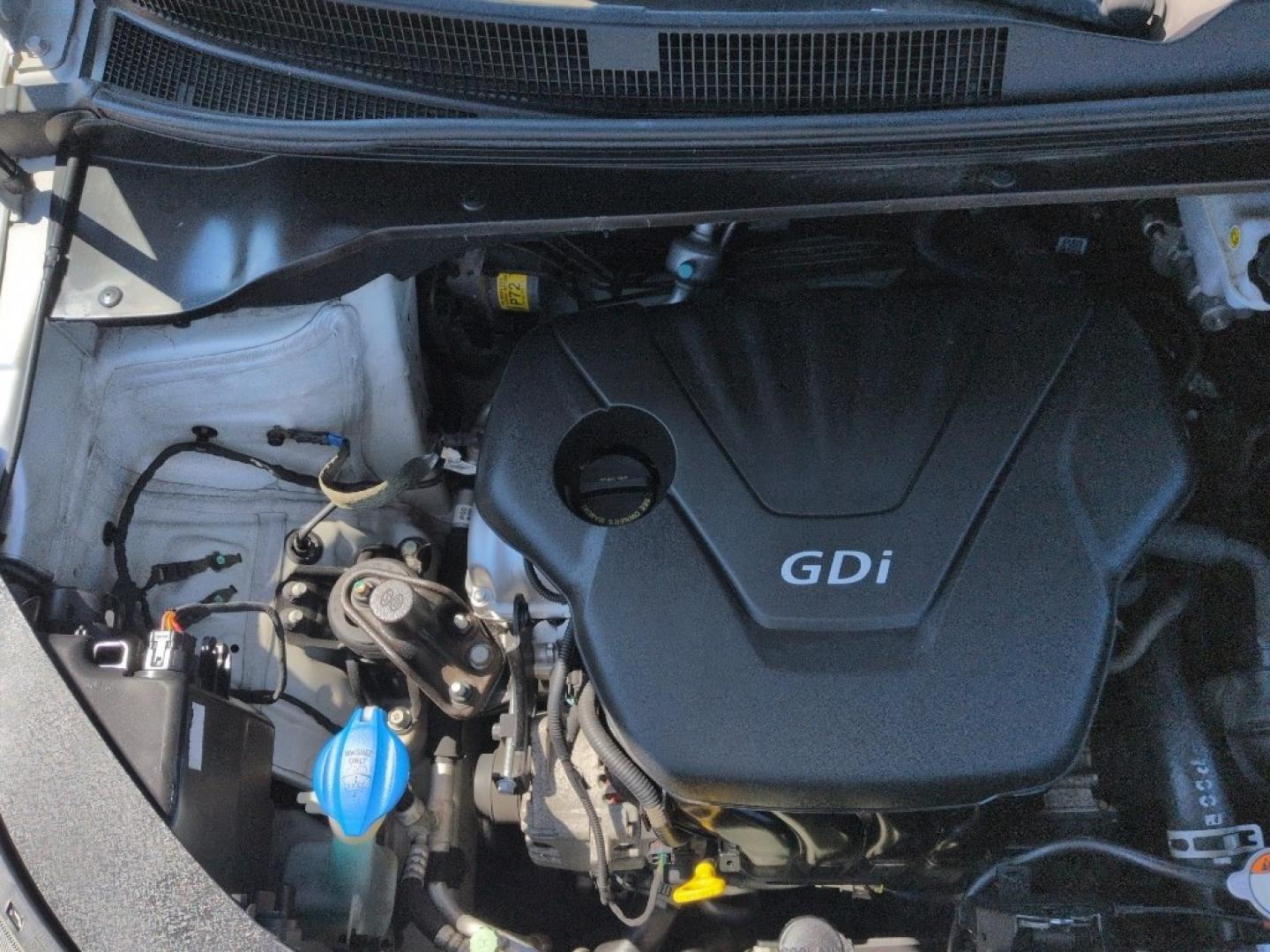 2016 SILVER Kia Soul Base (KNDJN2A29G7) with an 4 Cyl, 1.6L engine, Automatic transmission, located at 10890 W. Colfax Ave., Lakewood, CO, 80215, (303) 274-7692, 39.739914, -105.120132- Photo#23