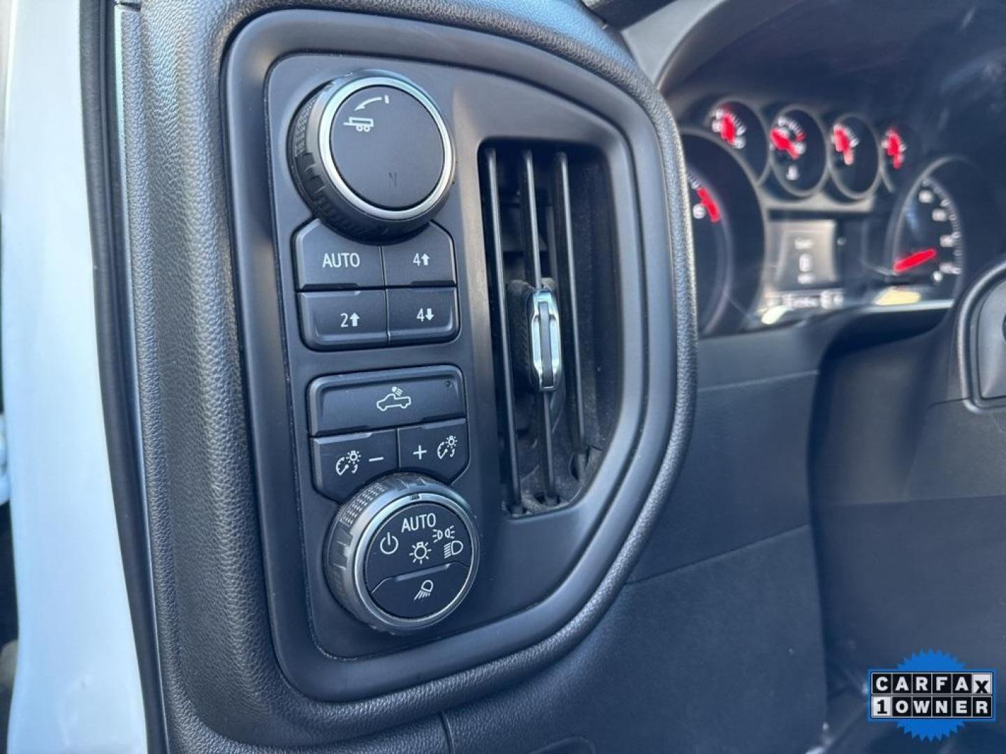 2019 Summit White /Black Chevrolet Silverado 1500 WT (1GCRYAEFXKZ) with an EcoTec3 5.3L V8 engine, Automatic transmission, located at 10890 W. Colfax Ave., Lakewood, CO, 80215, (303) 274-7692, 39.739914, -105.120132 - 2019 Chevrolet Silverado 1500 4x4, Quad Cab in great condition and fully serviced. This truck is ready for work or pleasure and equiped with the desirable 5.3L engine. <br>All Cars Have Clean Titles And Are Serviced Before Sale., CarfaxOne Owner, No Accidents, Backup Camera, Non Smoker, No Pet Odor - Photo#14