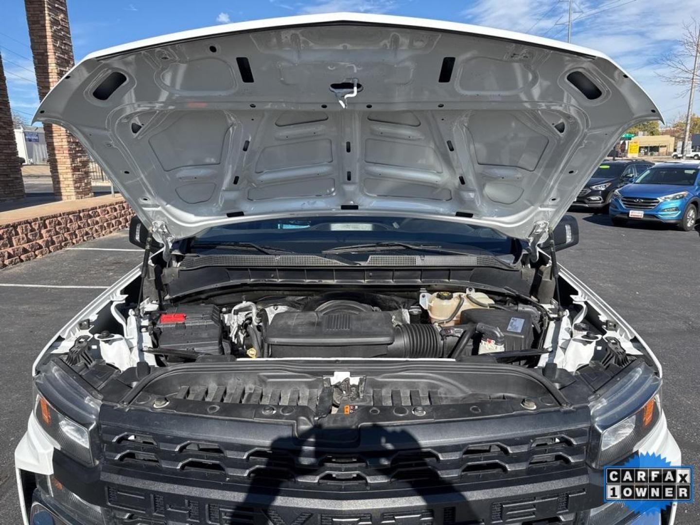 2019 Summit White /Black Chevrolet Silverado 1500 WT (1GCRYAEFXKZ) with an EcoTec3 5.3L V8 engine, Automatic transmission, located at 10890 W. Colfax Ave., Lakewood, CO, 80215, (303) 274-7692, 39.739914, -105.120132 - 2019 Chevrolet Silverado 1500 4x4, Quad Cab in great condition and fully serviced. This truck is ready for work or pleasure and equiped with the desirable 5.3L engine. <br>All Cars Have Clean Titles And Are Serviced Before Sale., CarfaxOne Owner, No Accidents, Backup Camera, Non Smoker, No Pet Odor - Photo#27
