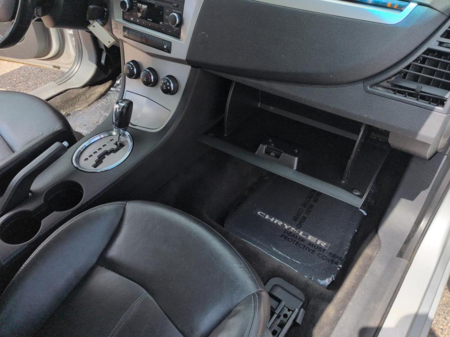 2010 SILVER Chrysler Sebring Limited (1C3CC5FB5AN) with an 4 Cyl, 2.4L engine, Automatic transmission, located at 10890 W. Colfax Ave., Lakewood, CO, 80215, (303) 274-7692, 39.739914, -105.120132 - Photo#18
