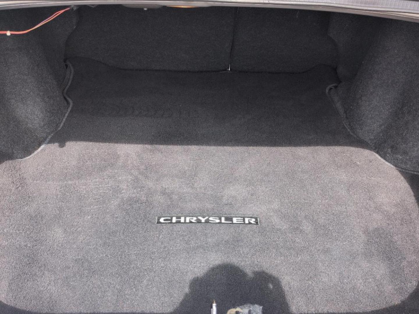2010 SILVER Chrysler Sebring Limited (1C3CC5FB5AN) with an 4 Cyl, 2.4L engine, Automatic transmission, located at 10890 W. Colfax Ave., Lakewood, CO, 80215, (303) 274-7692, 39.739914, -105.120132 - Photo#21