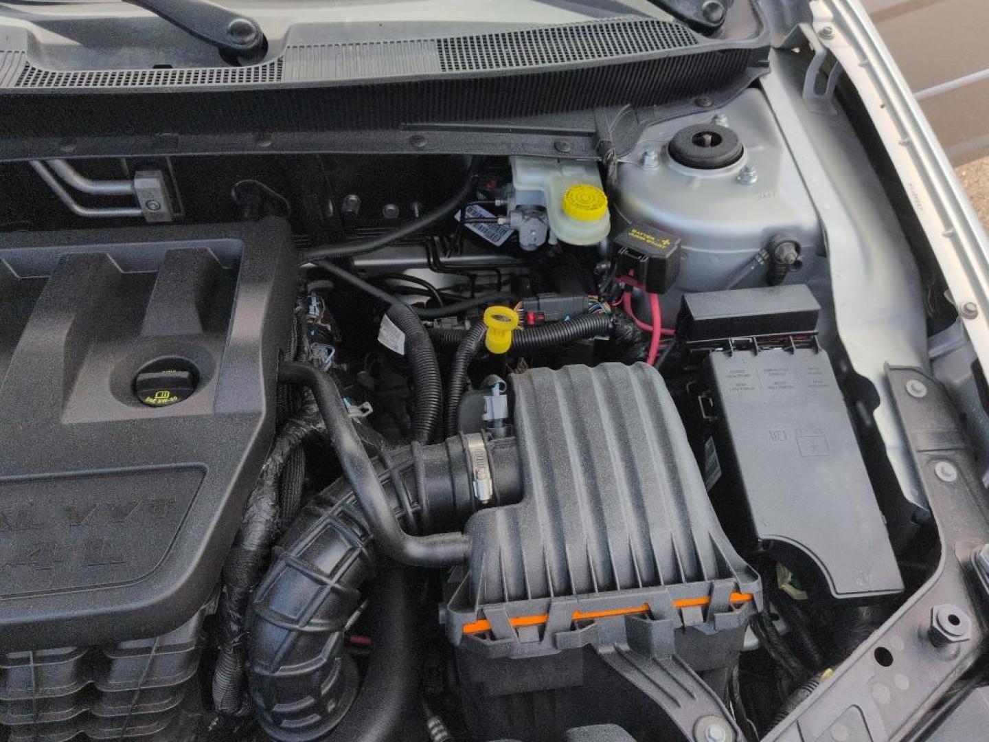 2010 SILVER Chrysler Sebring Limited (1C3CC5FB5AN) with an 4 Cyl, 2.4L engine, Automatic transmission, located at 10890 W. Colfax Ave., Lakewood, CO, 80215, (303) 274-7692, 39.739914, -105.120132 - Photo#24