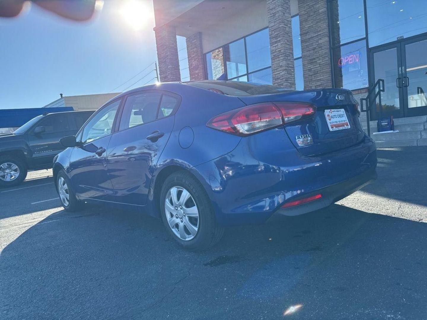 2017 BLUE Kia Forte LX 6A (3KPFL4A71HE) with an 4 Cyl, 2.0L engine, Automatic transmission, located at 10890 W. Colfax Ave., Lakewood, CO, 80215, (303) 274-7692, 39.739914, -105.120132 - Discover exceptional value and reliability with this 2017 Kia Forte LX 6A, now available at our dealership. This well-maintained sedan offers everything you need for a comfortable and efficient driving experience. Equipped with a robust 4-cylinder, 2.0L engine, and smooth 6-speed automatic transmiss - Photo#6
