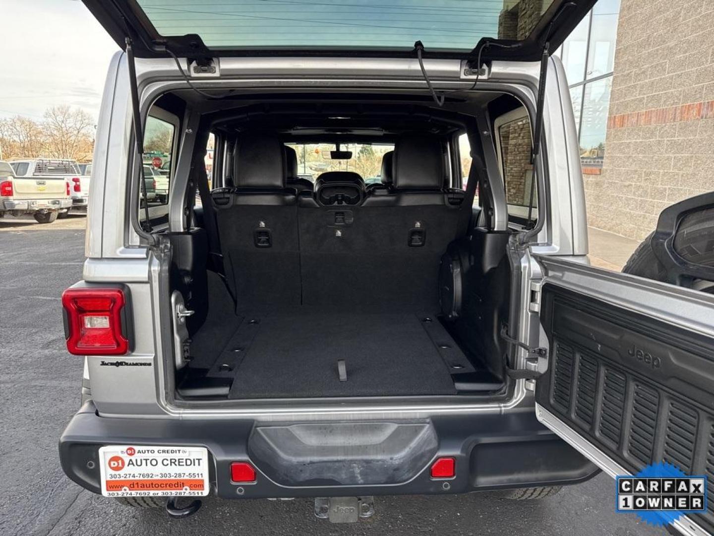 2018 SILVER Jeep Wrangler Unlimited Sahara (1C4HJXEG2JW) with an V6, 3.6L engine, Automatic transmission, located at 10890 W. Colfax Ave., Lakewood, CO, 80215, (303) 274-7692, 39.739914, -105.120132 - <b>Summary</b><br>One Owner And In Excellent Condition, Apple/ Android Carplay, Fully Serviced And Ready For Colorado! Non smoker, you will not find a cleaner Jeep Wrangler anywhere. Never off roaded and not a scratch on this one.<br><br><b>Vehicle Details</b><br>Discover the rugged elegance and off - Photo#53