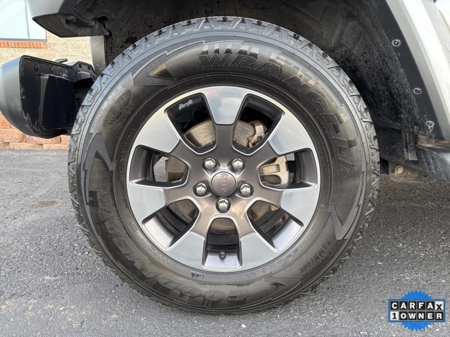 2018 SILVER Jeep Wrangler Unlimited Sahara (1C4HJXEG2JW) with an V6, 3.6L engine, Automatic transmission, located at 10890 W. Colfax Ave., Lakewood, CO, 80215, (303) 274-7692, 39.739914, -105.120132 - <b>Summary</b><br>One Owner And In Excellent Condition, Apple/ Android Carplay, Fully Serviced And Ready For Colorado! Non smoker, you will not find a cleaner Jeep Wrangler anywhere. Never off roaded and not a scratch on this one.<br><br><b>Vehicle Details</b><br>Discover the rugged elegance and off - Photo#80