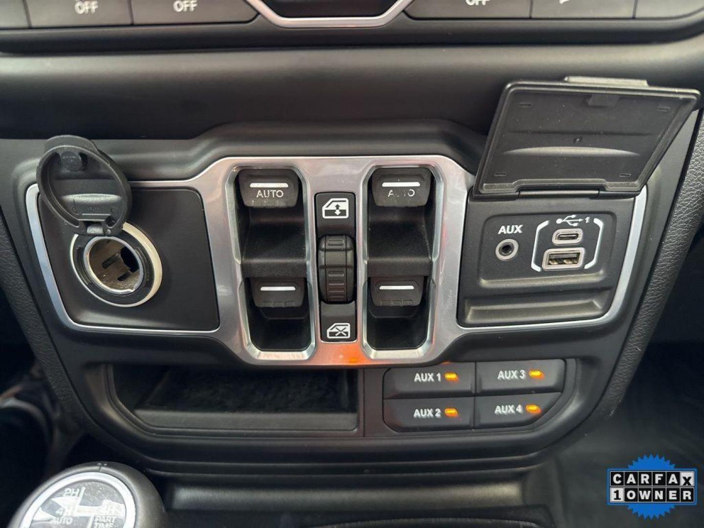 2018 SILVER Jeep Wrangler Unlimited Sahara (1C4HJXEG2JW) with an V6, 3.6L engine, Automatic transmission, located at 10890 W. Colfax Ave., Lakewood, CO, 80215, (303) 274-7692, 39.739914, -105.120132 - <b>Summary</b><br>One Owner And In Excellent Condition, Apple/ Android Carplay, Fully Serviced And Ready For Colorado! Non smoker, you will not find a cleaner Jeep Wrangler anywhere. Never off roaded and not a scratch on this one.<br><br><b>Vehicle Details</b><br>Discover the rugged elegance and off - Photo#18