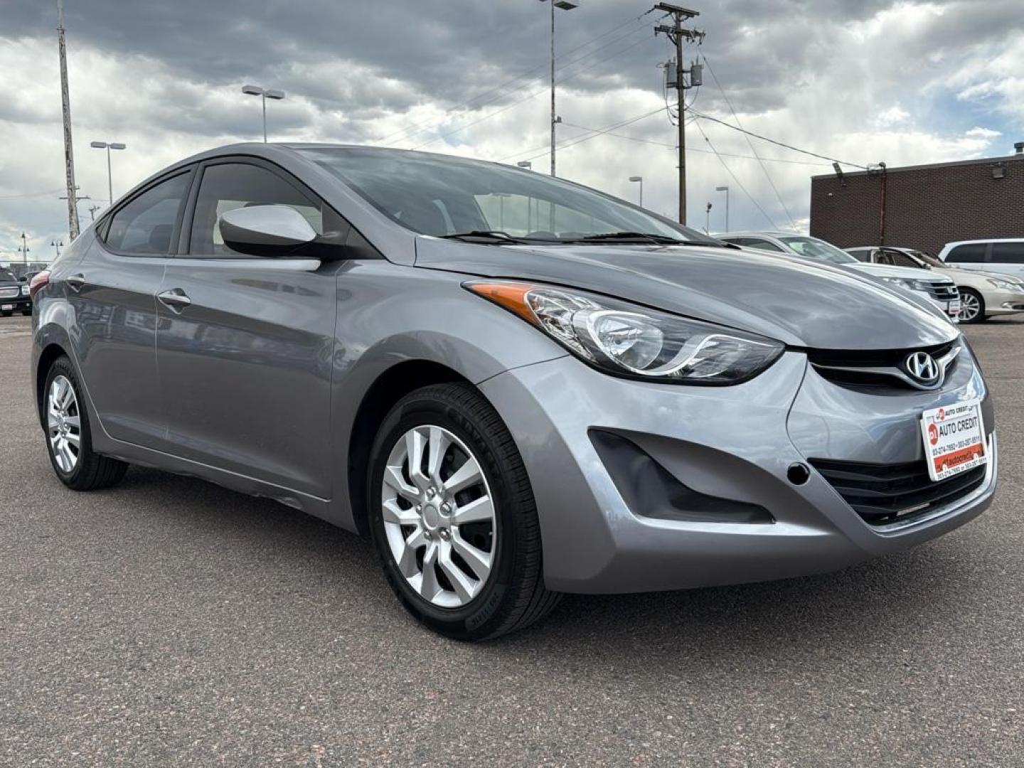 2012 GRAY Hyundai Elantra LIMITED (KMHDH4AE0CU) with an 4 Cyl, 1.8L engine, Automatic transmission, located at 10890 W. Colfax Ave., Lakewood, CO, 80215, (303) 274-7692, 39.739914, -105.120132 - Photo#2