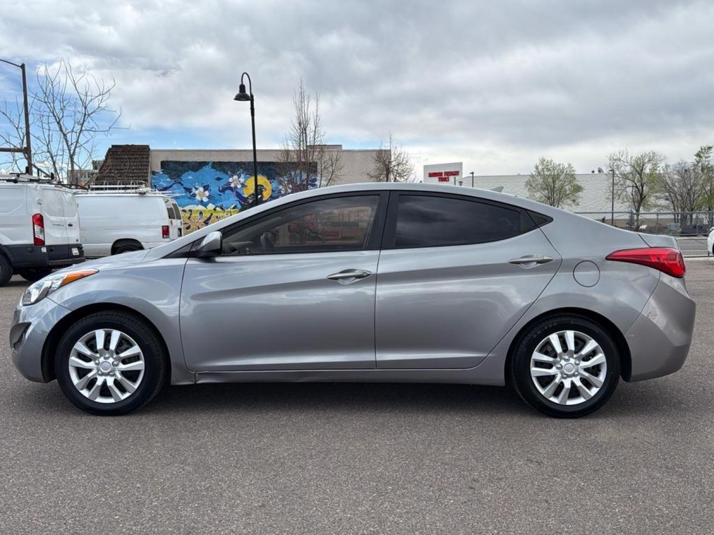 2012 GRAY Hyundai Elantra LIMITED (KMHDH4AE0CU) with an 4 Cyl, 1.8L engine, Automatic transmission, located at 10890 W. Colfax Ave., Lakewood, CO, 80215, (303) 274-7692, 39.739914, -105.120132 - Photo#7