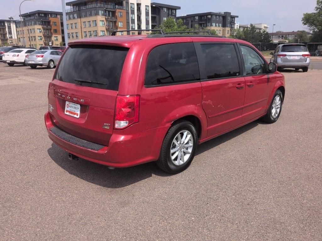 2014 RED Dodge Grand Caravan SXT (2C4RDGCG8ER) with an V6, 3.6L engine, Automatic transmission, located at 10890 W. Colfax Ave., Lakewood, CO, 80215, (303) 274-7692, 39.739914, -105.120132- Photo#4