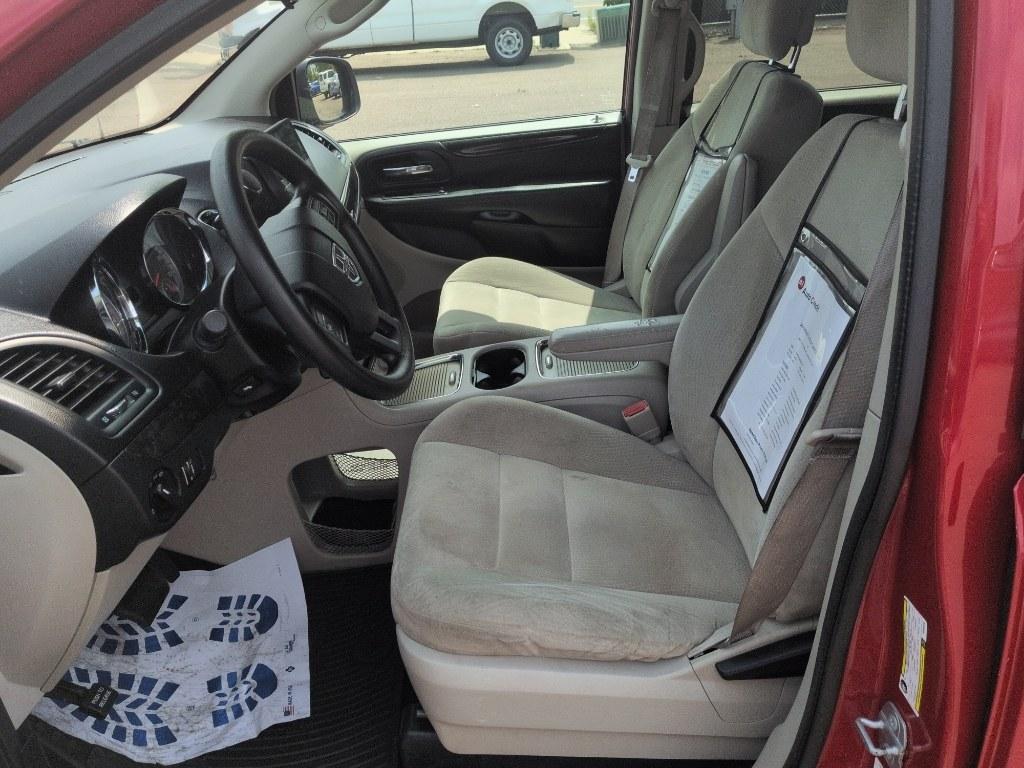 2014 RED Dodge Grand Caravan SXT (2C4RDGCG8ER) with an V6, 3.6L engine, Automatic transmission, located at 10890 W. Colfax Ave., Lakewood, CO, 80215, (303) 274-7692, 39.739914, -105.120132- Photo#9