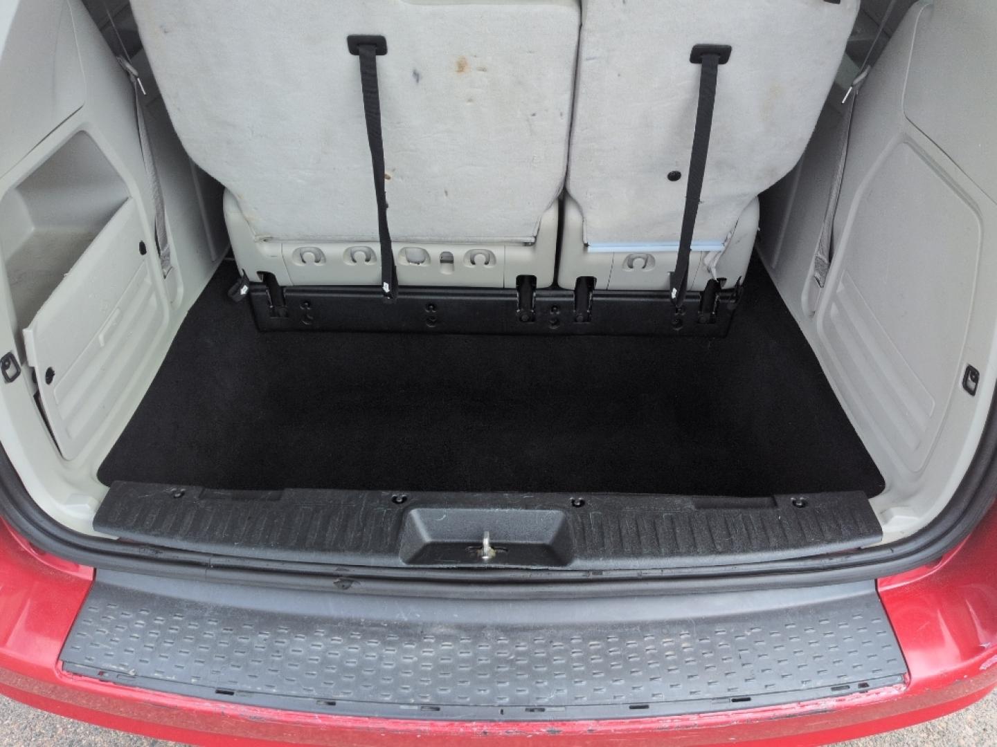 2014 RED Dodge Grand Caravan SXT (2C4RDGCG8ER) with an V6, 3.6L engine, Automatic transmission, located at 10890 W. Colfax Ave., Lakewood, CO, 80215, (303) 274-7692, 39.739914, -105.120132- Photo#19
