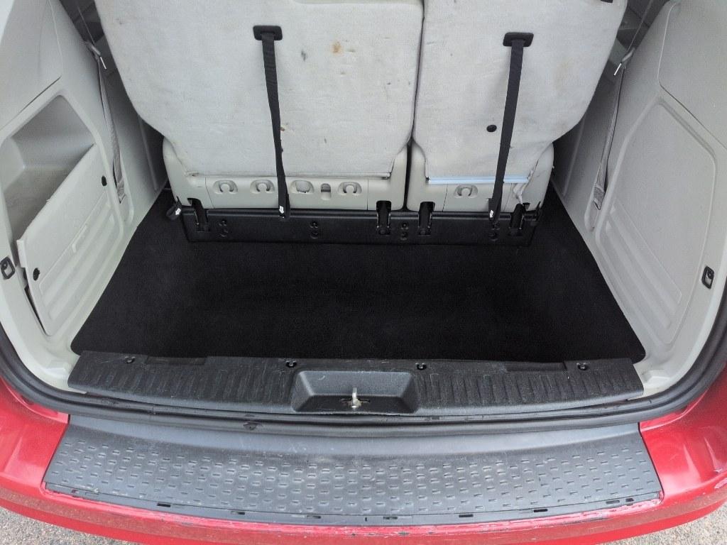 2014 RED Dodge Grand Caravan SXT (2C4RDGCG8ER) with an V6, 3.6L engine, Automatic transmission, located at 10890 W. Colfax Ave., Lakewood, CO, 80215, (303) 274-7692, 39.739914, -105.120132- Photo#19
