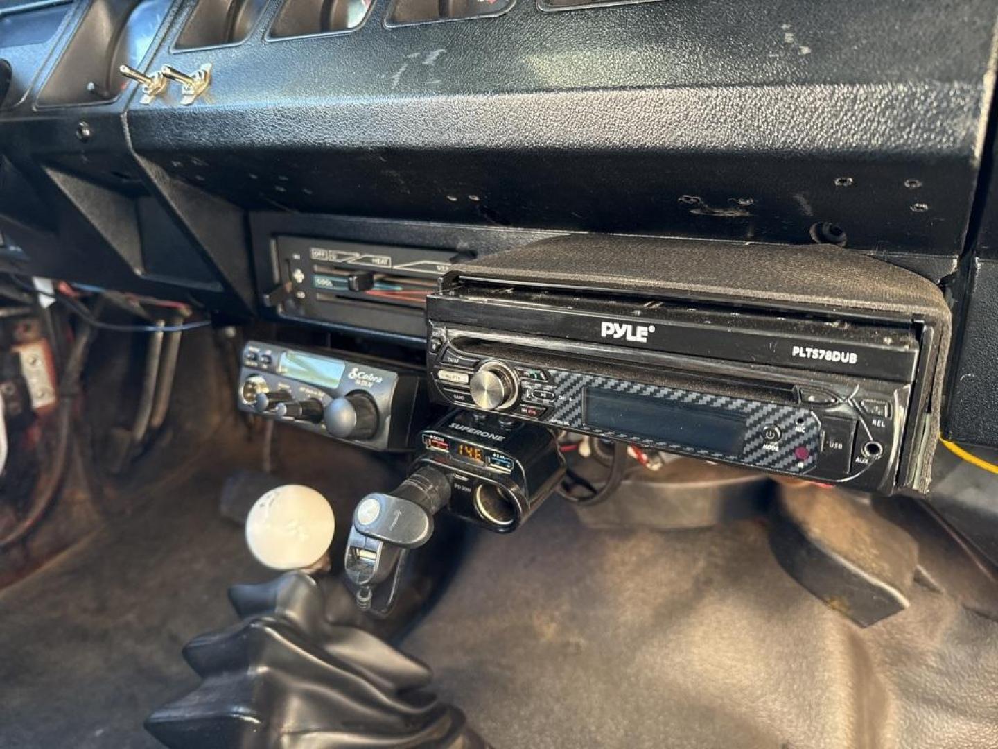 1994 White /Black Jeep Wrangler S (1J4FY19P2RP) with an 2.5L I4 8V engine, Automatic transmission, located at 10890 W. Colfax Ave., Lakewood, CO, 80215, (303) 274-7692, 39.739914, -105.120132 - 1994 Jeep Wrangler 4WD that someone spent a lot of time and money rebuilding so you dont need to! Rebuilt from the ground up and runs great. Lots of extras goodies and ready for any sort of adventure. <br><br>D1 Auto NEVER charges dealer fees! All cars have clean titles and have been inspected for m - Photo#11
