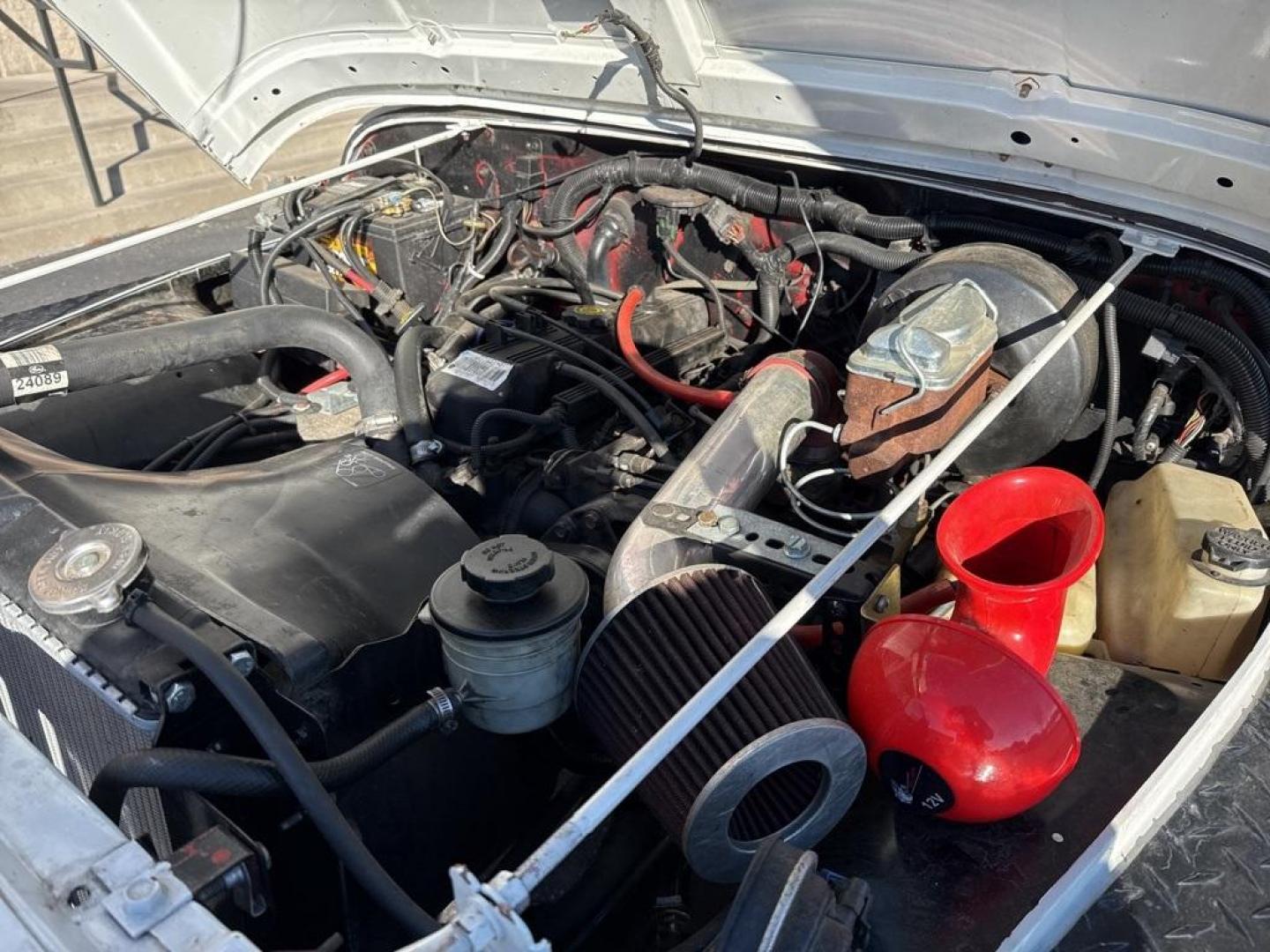 1994 White /Black Jeep Wrangler S (1J4FY19P2RP) with an 2.5L I4 8V engine, Automatic transmission, located at 10890 W. Colfax Ave., Lakewood, CO, 80215, (303) 274-7692, 39.739914, -105.120132 - 1994 Jeep Wrangler 4WD that someone spent a lot of time and money rebuilding so you dont need to! Rebuilt from the ground up and runs great. Lots of extras goodies and ready for any sort of adventure. <br><br>D1 Auto NEVER charges dealer fees! All cars have clean titles and have been inspected for m - Photo#34