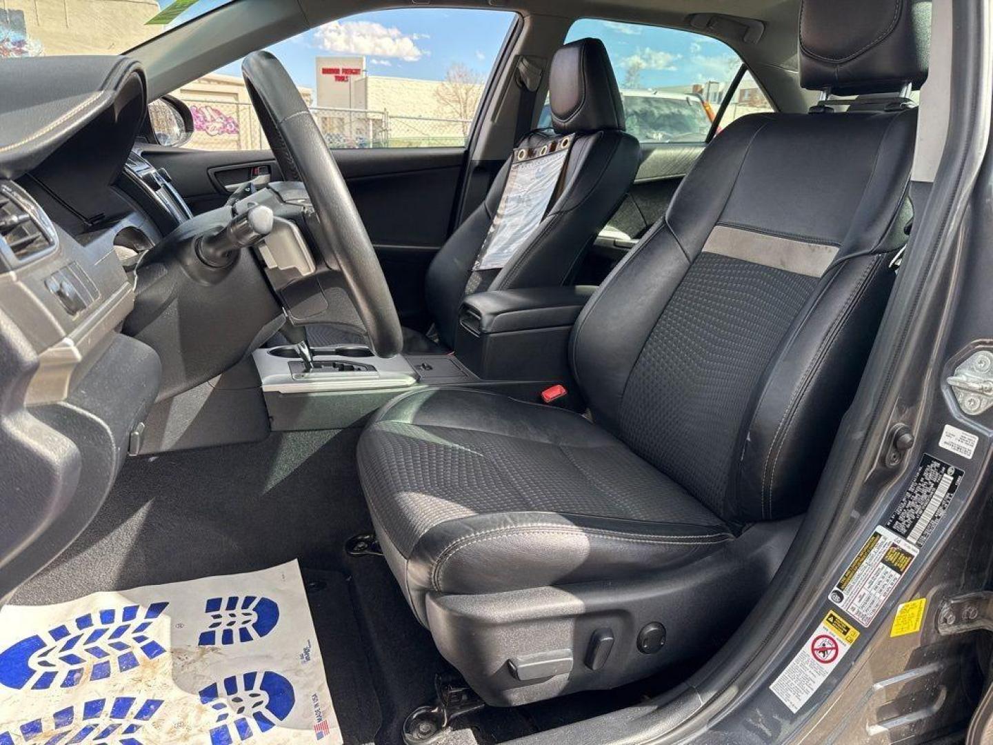 2012 GRAY Toyota Camry SE (4T1BF1FK6CU) with an 4 Cyl, 2.5L engine, Automatic transmission, located at 10890 W. Colfax Ave., Lakewood, CO, 80215, (303) 274-7692, 39.739914, -105.120132 - Discover the reliability and comfort of the 2012 Toyota Camry SE, a vehicle that seamlessly blends performance with practicality. This model features a robust 4-cylinder, 2.5L engine that delivers a smooth and efficient driving experience, perfectly suited for both city commutes and long highway jou - Photo#11