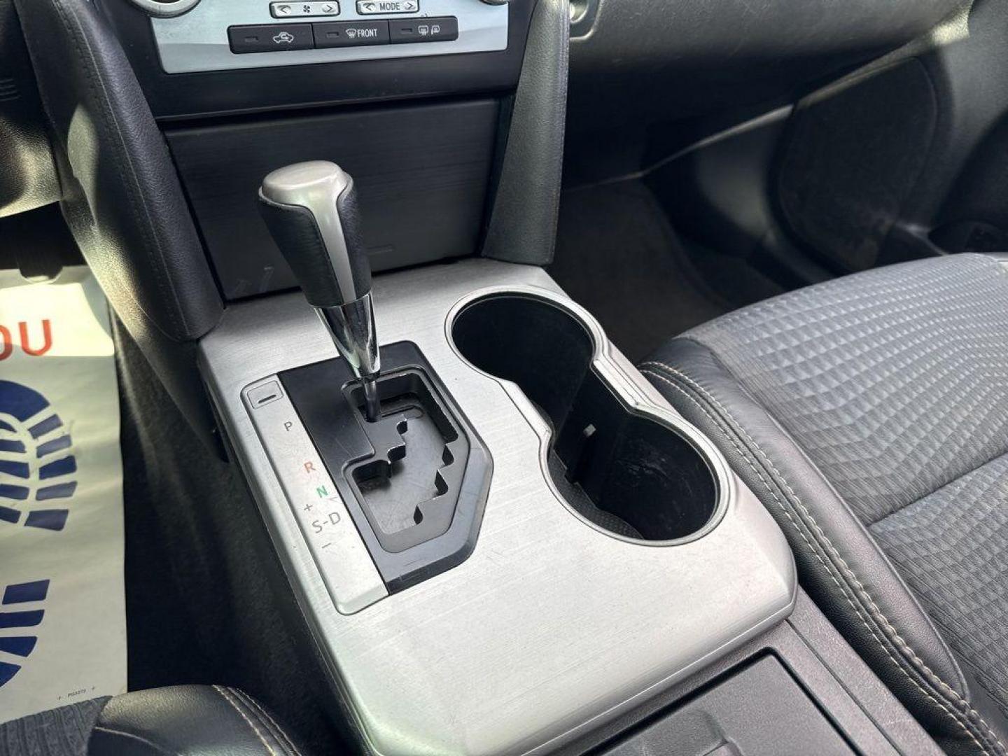 2012 GRAY Toyota Camry SE (4T1BF1FK6CU) with an 4 Cyl, 2.5L engine, Automatic transmission, located at 10890 W. Colfax Ave., Lakewood, CO, 80215, (303) 274-7692, 39.739914, -105.120132 - Discover the reliability and comfort of the 2012 Toyota Camry SE, a vehicle that seamlessly blends performance with practicality. This model features a robust 4-cylinder, 2.5L engine that delivers a smooth and efficient driving experience, perfectly suited for both city commutes and long highway jou - Photo#13