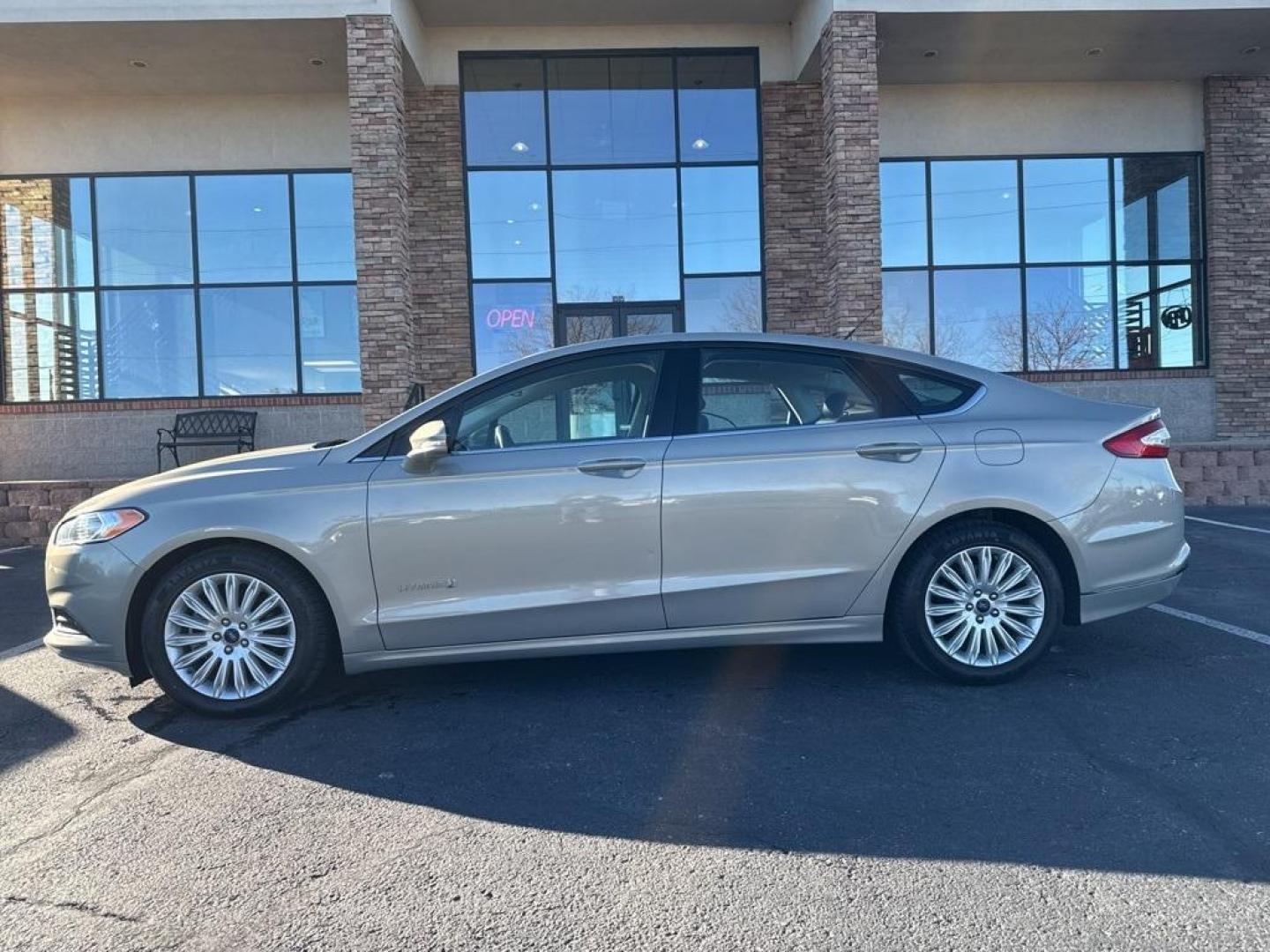 2015 BEIGE Ford Fusion Hybrid SE Hybrid (3FA6P0LU4FR) with an 4 Cyl, 2.0L engine, Automatic transmission, located at 10890 W. Colfax Ave., Lakewood, CO, 80215, (303) 274-7692, 39.739914, -105.120132 - Photo#31