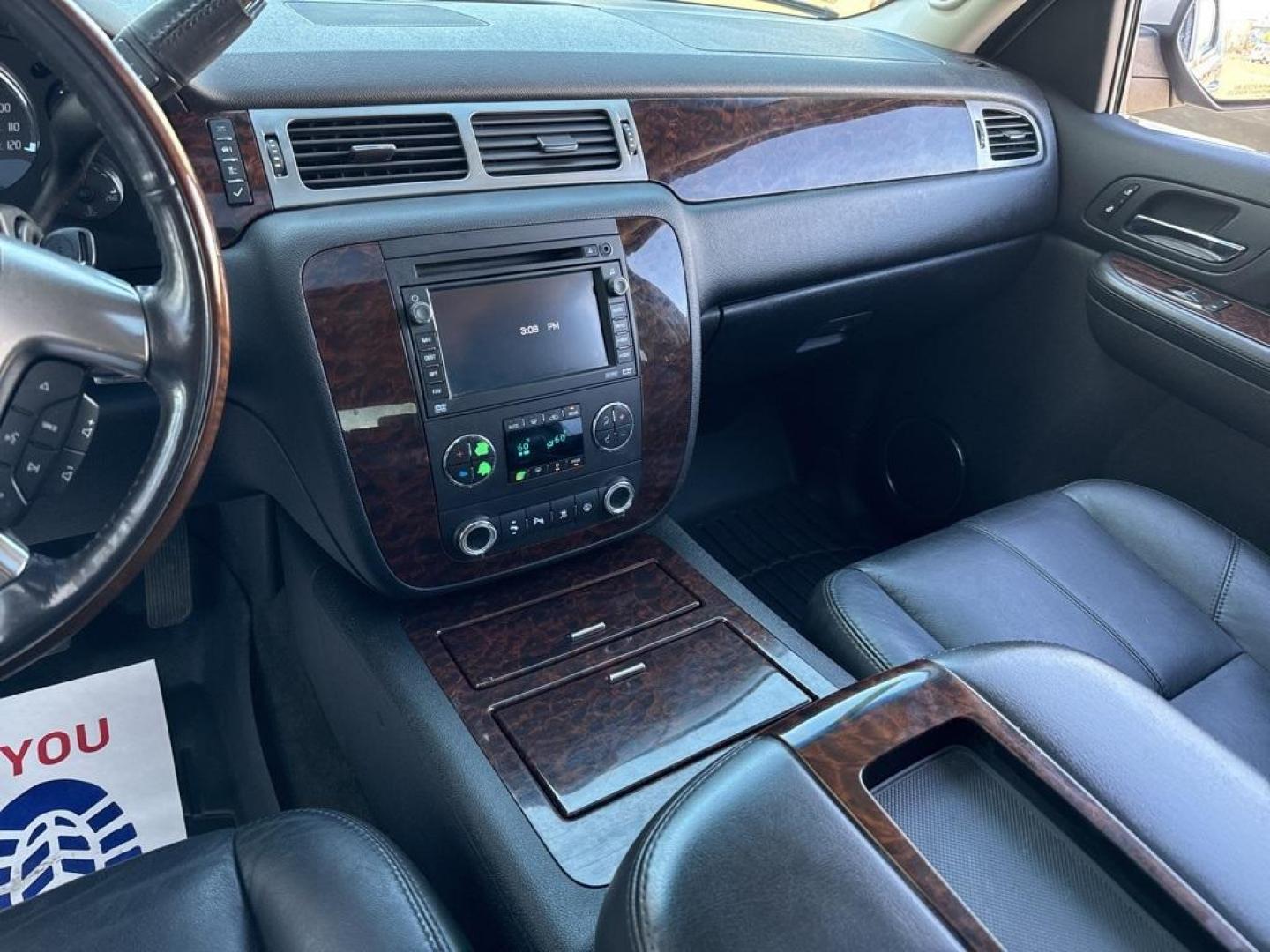 2007 Silver Birch Metallic /Ebony GMC Yukon Denali (1GKFK63887J) with an Vortec 6.2L V8 SFI VVT engine, Automatic transmission, located at 10890 W. Colfax Ave., Lakewood, CO, 80215, (303) 274-7692, 39.739914, -105.120132 - 2007 GMC Yukon AWD AWD.<br><br>D1 Auto NEVER charges dealer fees! All cars have clean titles and have been inspected for mechanical issues. We have financing for everyone. Good credit, bad credit, first time buyers.<br>Clean CARFAX.<br>Please call Lakewood Location 303-274-7692 or Thornton 303-287-5 - Photo#18