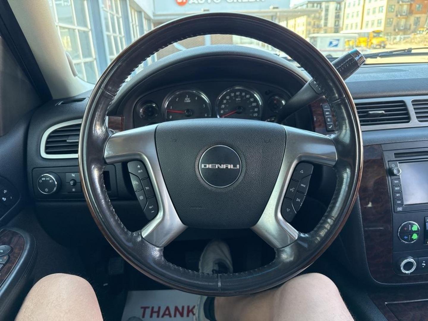 2007 Silver Birch Metallic /Ebony GMC Yukon Denali (1GKFK63887J) with an Vortec 6.2L V8 SFI VVT engine, Automatic transmission, located at 10890 W. Colfax Ave., Lakewood, CO, 80215, (303) 274-7692, 39.739914, -105.120132 - 2007 GMC Yukon AWD AWD.<br><br>D1 Auto NEVER charges dealer fees! All cars have clean titles and have been inspected for mechanical issues. We have financing for everyone. Good credit, bad credit, first time buyers.<br>Clean CARFAX.<br>Please call Lakewood Location 303-274-7692 or Thornton 303-287-5 - Photo#21
