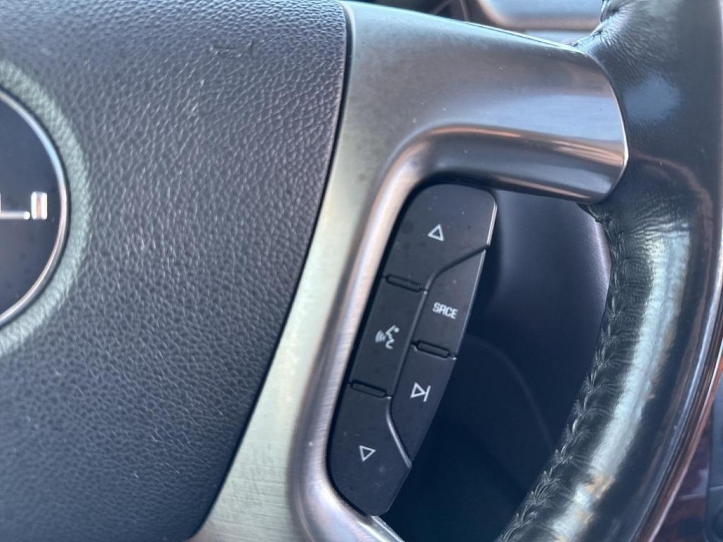 2007 Silver Birch Metallic /Ebony GMC Yukon Denali (1GKFK63887J) with an Vortec 6.2L V8 SFI VVT engine, Automatic transmission, located at 10890 W. Colfax Ave., Lakewood, CO, 80215, (303) 274-7692, 39.739914, -105.120132 - 2007 GMC Yukon AWD AWD.<br><br>D1 Auto NEVER charges dealer fees! All cars have clean titles and have been inspected for mechanical issues. We have financing for everyone. Good credit, bad credit, first time buyers.<br>Clean CARFAX.<br>Please call Lakewood Location 303-274-7692 or Thornton 303-287-5 - Photo#23