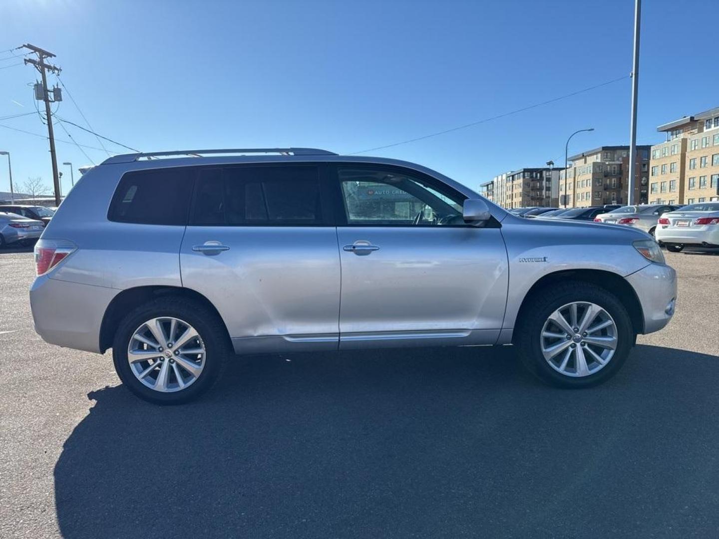 2008 Classic Silver Metallic /Ash Toyota Highlander Hybrid Limited (JTEEW44A382) with an 3.3L V6 MPI DOHC engine, CVT transmission, located at 10890 W. Colfax Ave., Lakewood, CO, 80215, (303) 274-7692, 39.739914, -105.120132 - 2008 Toyota Highlander Hybrid AWD 3.3L V6 MPI DOHC.<br><br>D1 Auto NEVER charges dealer fees! All cars have clean titles and have been inspected for mechanical issues. We have financing for everyone. Good credit, bad credit, first time buyers.<br>Clean CARFAX.<br>Please call Lakewood Location 303-27 - Photo#3