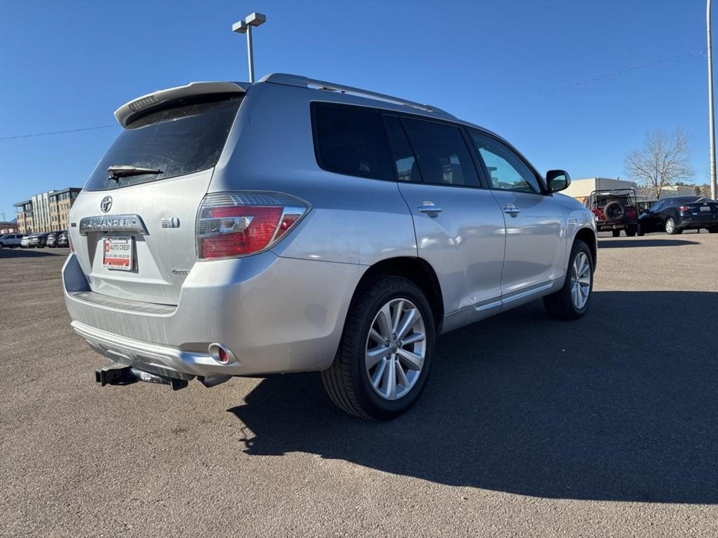 2008 Classic Silver Metallic /Ash Toyota Highlander Hybrid Limited (JTEEW44A382) with an 3.3L V6 MPI DOHC engine, CVT transmission, located at 10890 W. Colfax Ave., Lakewood, CO, 80215, (303) 274-7692, 39.739914, -105.120132 - 2008 Toyota Highlander Hybrid AWD 3.3L V6 MPI DOHC.<br><br>D1 Auto NEVER charges dealer fees! All cars have clean titles and have been inspected for mechanical issues. We have financing for everyone. Good credit, bad credit, first time buyers.<br>Clean CARFAX.<br>Please call Lakewood Location 303-27 - Photo#4