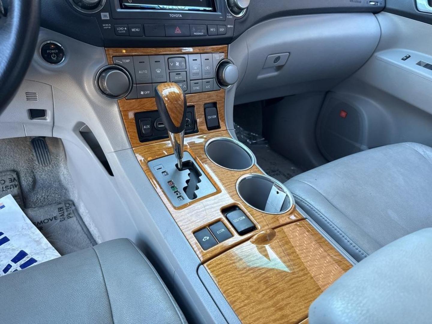2008 Classic Silver Metallic /Ash Toyota Highlander Hybrid Limited (JTEEW44A382) with an 3.3L V6 MPI DOHC engine, CVT transmission, located at 10890 W. Colfax Ave., Lakewood, CO, 80215, (303) 274-7692, 39.739914, -105.120132 - 2008 Toyota Highlander Hybrid AWD 3.3L V6 MPI DOHC.<br><br>D1 Auto NEVER charges dealer fees! All cars have clean titles and have been inspected for mechanical issues. We have financing for everyone. Good credit, bad credit, first time buyers.<br>Clean CARFAX.<br>Please call Lakewood Location 303-27 - Photo#10