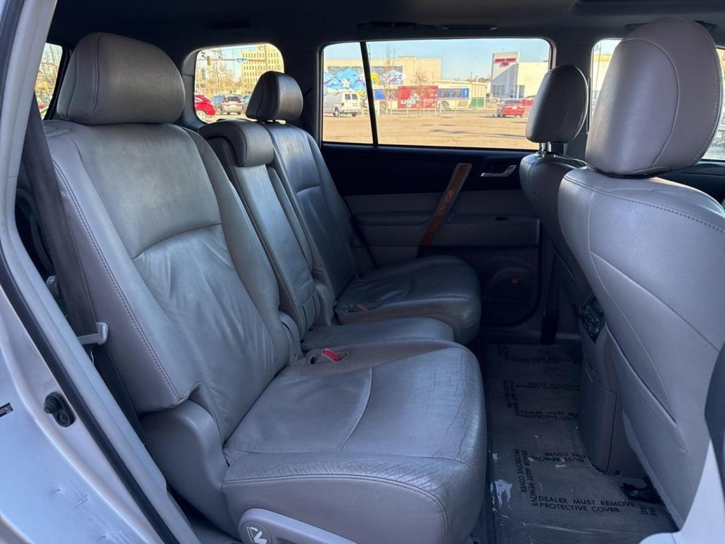 2008 Classic Silver Metallic /Ash Toyota Highlander Hybrid Limited (JTEEW44A382) with an 3.3L V6 MPI DOHC engine, CVT transmission, located at 10890 W. Colfax Ave., Lakewood, CO, 80215, (303) 274-7692, 39.739914, -105.120132 - 2008 Toyota Highlander Hybrid AWD 3.3L V6 MPI DOHC.<br><br>D1 Auto NEVER charges dealer fees! All cars have clean titles and have been inspected for mechanical issues. We have financing for everyone. Good credit, bad credit, first time buyers.<br>Clean CARFAX.<br>Please call Lakewood Location 303-27 - Photo#17