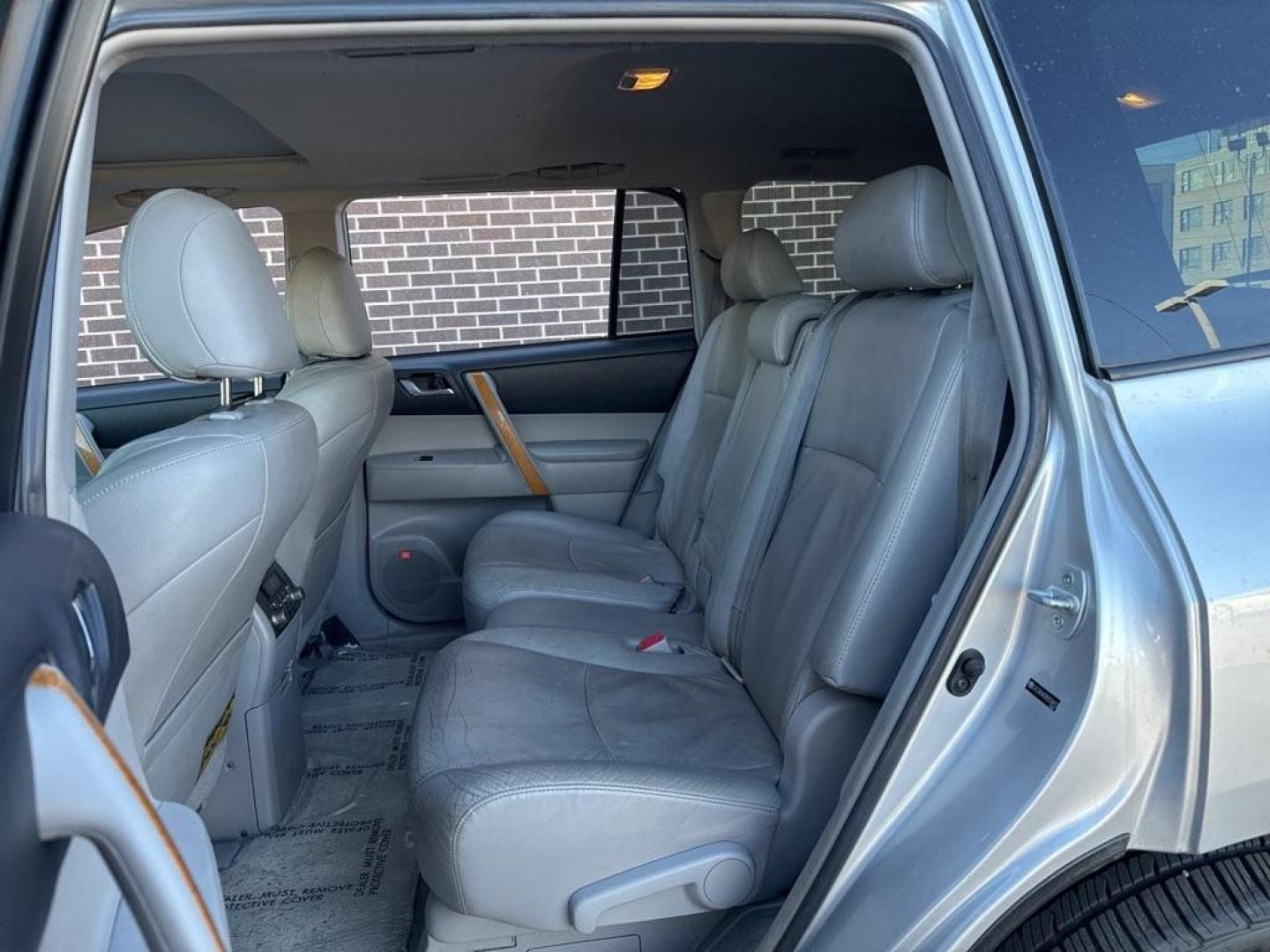 2008 Classic Silver Metallic /Ash Toyota Highlander Hybrid Limited (JTEEW44A382) with an 3.3L V6 MPI DOHC engine, CVT transmission, located at 10890 W. Colfax Ave., Lakewood, CO, 80215, (303) 274-7692, 39.739914, -105.120132 - 2008 Toyota Highlander Hybrid AWD 3.3L V6 MPI DOHC.<br><br>D1 Auto NEVER charges dealer fees! All cars have clean titles and have been inspected for mechanical issues. We have financing for everyone. Good credit, bad credit, first time buyers.<br>Clean CARFAX.<br>Please call Lakewood Location 303-27 - Photo#22