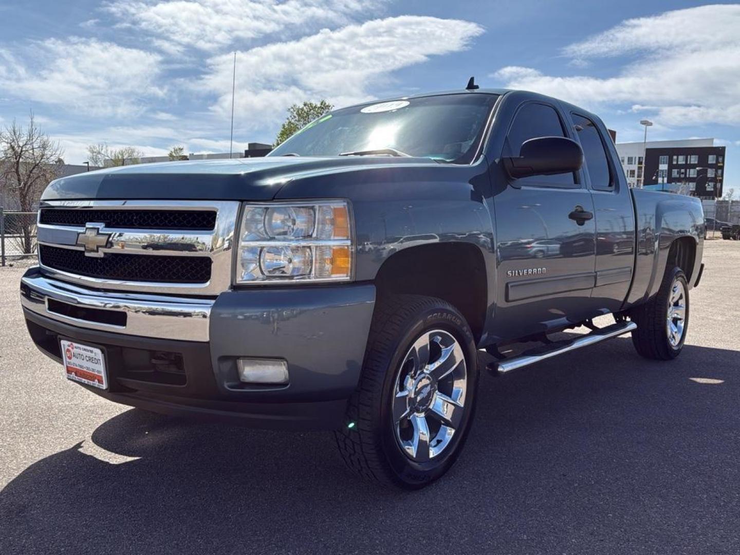 2010 BLUE Chevrolet Silverado LT (1GCSKSE36AZ) with an V8, 5.3L engine, Automatic transmission, located at 10890 W. Colfax Ave., Lakewood, CO, 80215, (303) 274-7692, 39.739914, -105.120132 - Photo#0