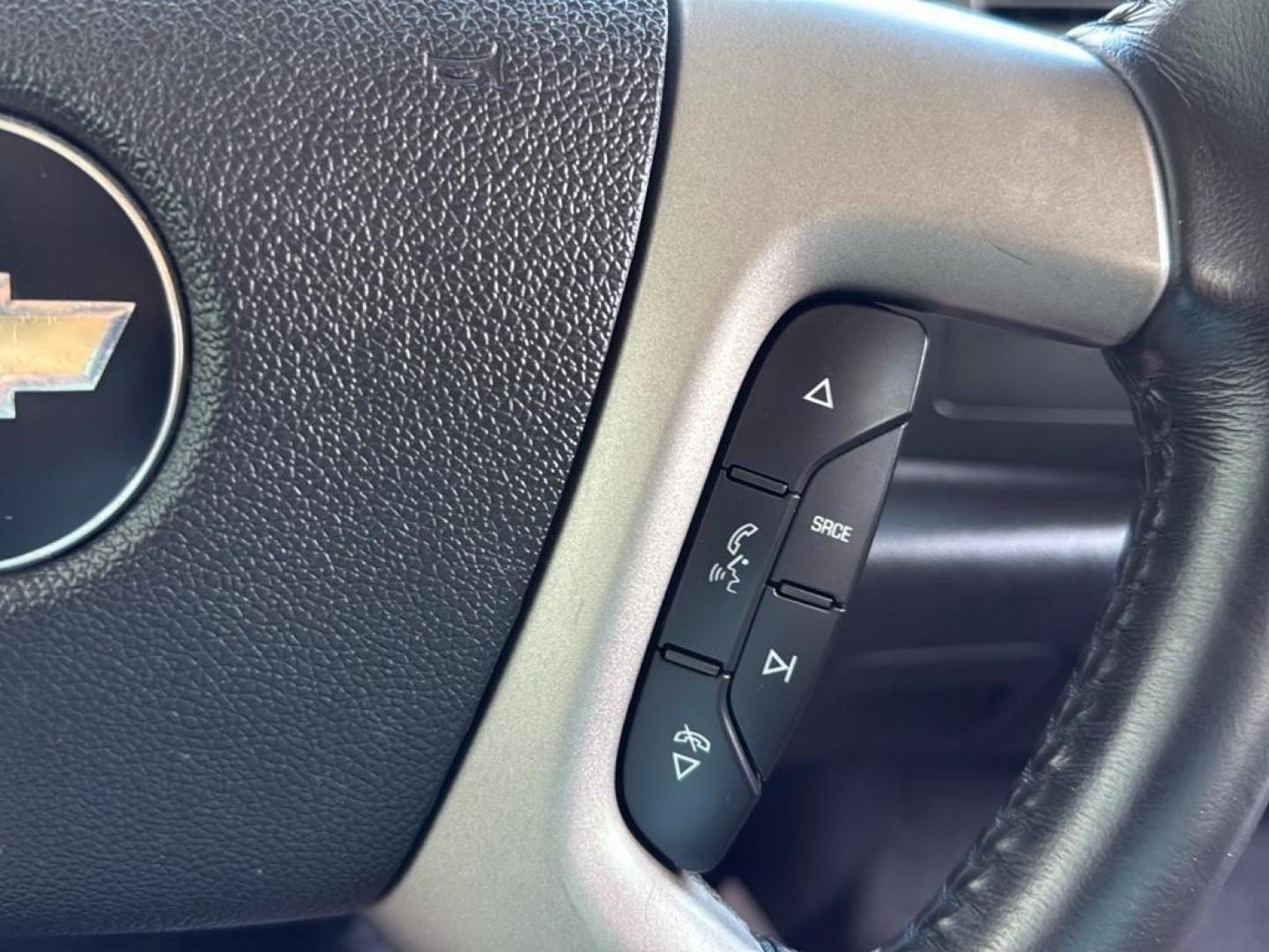 2010 BLUE Chevrolet Silverado LT (1GCSKSE36AZ) with an V8, 5.3L engine, Automatic transmission, located at 10890 W. Colfax Ave., Lakewood, CO, 80215, (303) 274-7692, 39.739914, -105.120132 - Photo#22