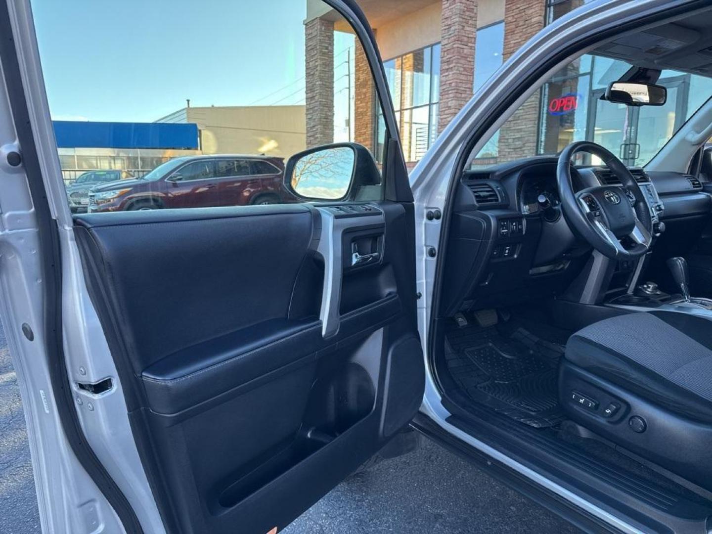2021 Classic Silver Metallic /Gray Toyota 4Runner SR5 (JTEMU5JR1M5) with an 4.0L V6 SMPI DOHC engine, Automatic transmission, located at 10890 W. Colfax Ave., Lakewood, CO, 80215, (303) 274-7692, 39.739914, -105.120132 - 2021 Toyota 4Runner SR5 4WD With 3rd Row Seating!! No accidents and has a clean title. Well maintained and loaded with, Apple/ Android Carplay, backup camera, 3 rows of seating, power seat and more. <br><br> All Cars Have Clean Titles And Are Serviced Before Sale., Clean Carfax, No Accident, Apple/ - Photo#25