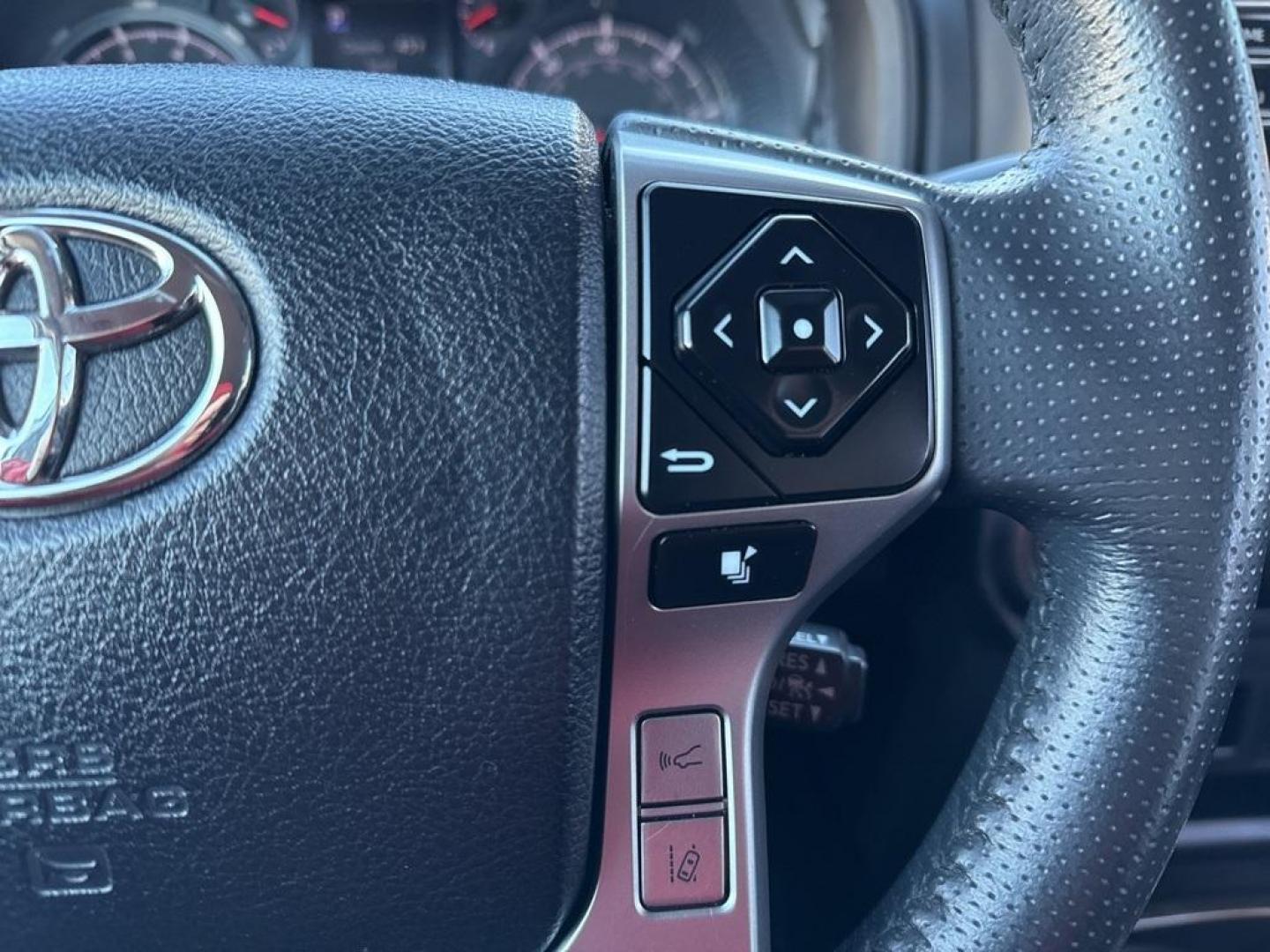 2021 Classic Silver Metallic /Gray Toyota 4Runner SR5 (JTEMU5JR1M5) with an 4.0L V6 SMPI DOHC engine, Automatic transmission, located at 10890 W. Colfax Ave., Lakewood, CO, 80215, (303) 274-7692, 39.739914, -105.120132 - 2021 Toyota 4Runner SR5 4WD With 3rd Row Seating!! No accidents and has a clean title. Well maintained and loaded with, Apple/ Android Carplay, backup camera, 3 rows of seating, power seat and more. <br><br> All Cars Have Clean Titles And Are Serviced Before Sale., Clean Carfax, No Accident, Apple/ - Photo#33