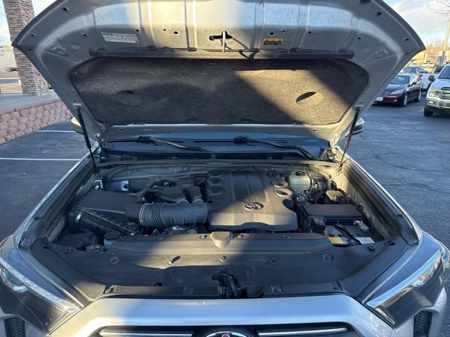 2021 Classic Silver Metallic /Gray Toyota 4Runner SR5 (JTEMU5JR1M5) with an 4.0L V6 SMPI DOHC engine, Automatic transmission, located at 10890 W. Colfax Ave., Lakewood, CO, 80215, (303) 274-7692, 39.739914, -105.120132 - 2021 Toyota 4Runner SR5 4WD With 3rd Row Seating!! No accidents and has a clean title. Well maintained and loaded with, Apple/ Android Carplay, backup camera, 3 rows of seating, power seat and more. <br><br> All Cars Have Clean Titles And Are Serviced Before Sale., Clean Carfax, No Accident, Apple/ - Photo#34