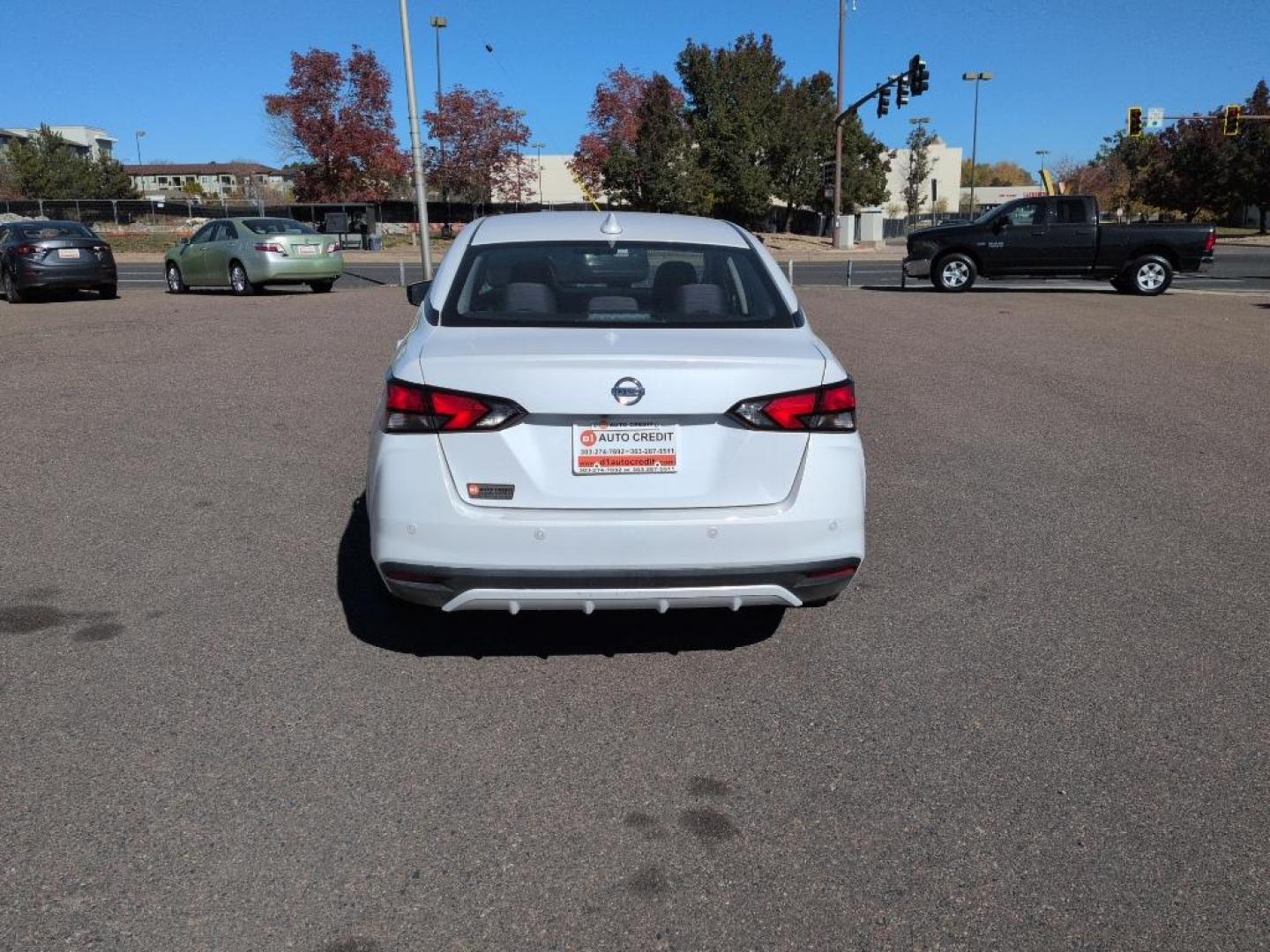 2022 WHITE /ACTUAL Nissan Versa SV (3N1CN8EV9NL) with an 4 Cyl, 1.6L engine, Automatic transmission, located at 10890 W. Colfax Ave., Lakewood, CO, 80215, (303) 274-7692, 39.739914, -105.120132 - Discover the perfect blend of style, efficiency, and reliability with this 2022 Nissan Versa SV. This compact sedan is ideal for those seeking an economical yet comfortable driving experience. Equipped with a 4-cylinder, 1.6L engine and front-wheel drive, this vehicle ensures a smooth, responsive ri - Photo#5