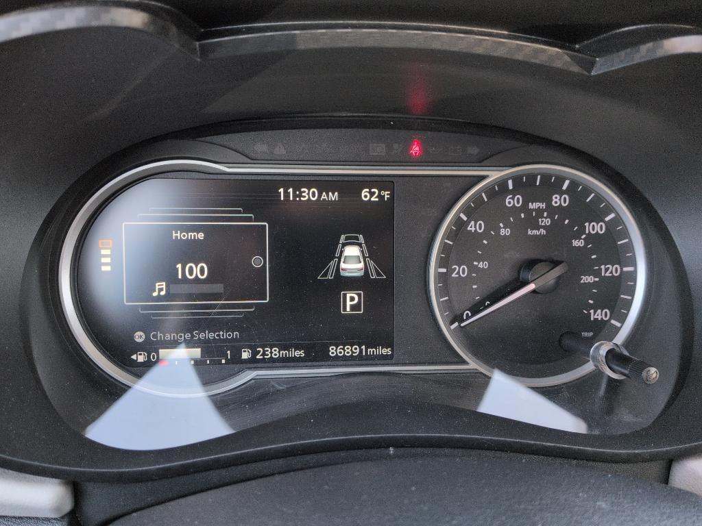 2022 WHITE /ACTUAL Nissan Versa SV (3N1CN8EV9NL) with an 4 Cyl, 1.6L engine, Automatic transmission, located at 10890 W. Colfax Ave., Lakewood, CO, 80215, (303) 274-7692, 39.739914, -105.120132 - Discover the perfect blend of style, efficiency, and reliability with this 2022 Nissan Versa SV. This compact sedan is ideal for those seeking an economical yet comfortable driving experience. Equipped with a 4-cylinder, 1.6L engine and front-wheel drive, this vehicle ensures a smooth, responsive ri - Photo#11