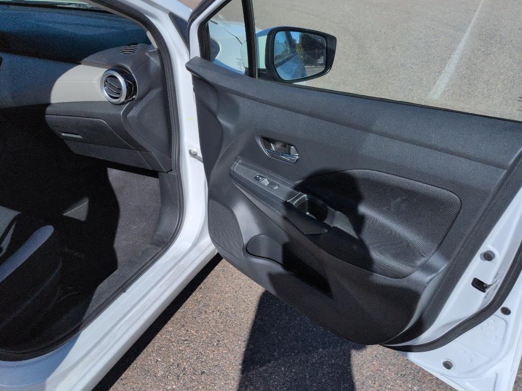 2022 WHITE /ACTUAL Nissan Versa SV (3N1CN8EV9NL) with an 4 Cyl, 1.6L engine, Automatic transmission, located at 10890 W. Colfax Ave., Lakewood, CO, 80215, (303) 274-7692, 39.739914, -105.120132 - Discover the perfect blend of style, efficiency, and reliability with this 2022 Nissan Versa SV. This compact sedan is ideal for those seeking an economical yet comfortable driving experience. Equipped with a 4-cylinder, 1.6L engine and front-wheel drive, this vehicle ensures a smooth, responsive ri - Photo#16