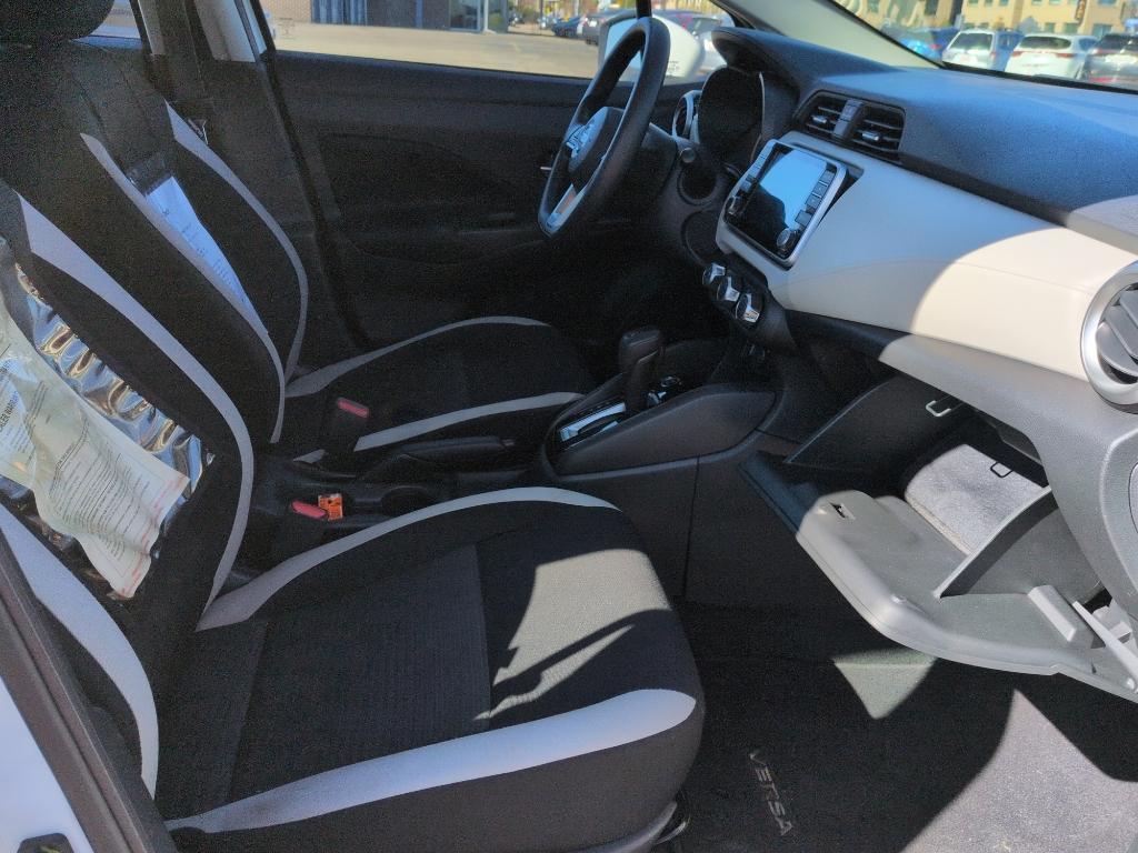 2022 WHITE /ACTUAL Nissan Versa SV (3N1CN8EV9NL) with an 4 Cyl, 1.6L engine, Automatic transmission, located at 10890 W. Colfax Ave., Lakewood, CO, 80215, (303) 274-7692, 39.739914, -105.120132 - Discover the perfect blend of style, efficiency, and reliability with this 2022 Nissan Versa SV. This compact sedan is ideal for those seeking an economical yet comfortable driving experience. Equipped with a 4-cylinder, 1.6L engine and front-wheel drive, this vehicle ensures a smooth, responsive ri - Photo#17