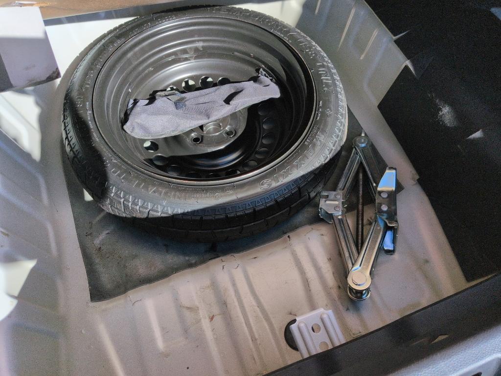 2022 WHITE /ACTUAL Nissan Versa SV (3N1CN8EV9NL) with an 4 Cyl, 1.6L engine, Automatic transmission, located at 10890 W. Colfax Ave., Lakewood, CO, 80215, (303) 274-7692, 39.739914, -105.120132 - Discover the perfect blend of style, efficiency, and reliability with this 2022 Nissan Versa SV. This compact sedan is ideal for those seeking an economical yet comfortable driving experience. Equipped with a 4-cylinder, 1.6L engine and front-wheel drive, this vehicle ensures a smooth, responsive ri - Photo#21